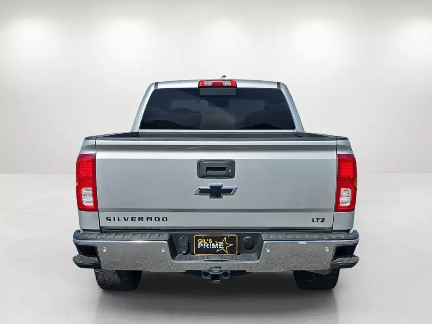 2018 /Jet Black Chevrolet Silverado 1500 LTZ (3GCPCSEC5JG) with an Gas V8 5.3L/325 engine, 6-Speed Automatic transmission, located at 804 22nd Ave, Phenix City, AL, 36870, (334) 297-1860, 32.484749, -85.024475 - **Elevate Your Lifestyle with the 2018 Chevrolet Silverado 1500 LTZ in Prattville, AL!**<br /> <br /> Imagine cruising down the scenic roads of Prattville, AL, with your family or friends, the spacious interior of the 2018 Chevrolet Silverado 1500 LTZ providing both comfort and style. This Crew Cab - Photo#5