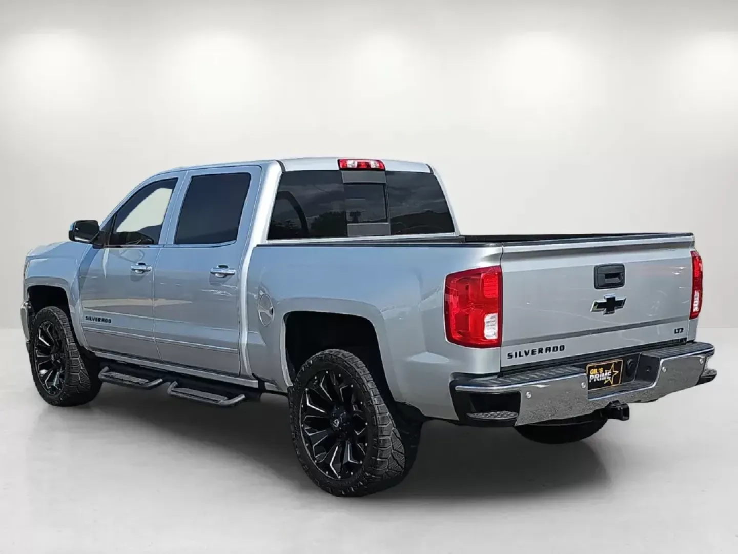 2018 /Jet Black Chevrolet Silverado 1500 LTZ (3GCPCSEC5JG) with an Gas V8 5.3L/325 engine, 6-Speed Automatic transmission, located at 804 22nd Ave, Phenix City, AL, 36870, (334) 297-1860, 32.484749, -85.024475 - **Elevate Your Lifestyle with the 2018 Chevrolet Silverado 1500 LTZ in Prattville, AL!**<br /> <br /> Imagine cruising down the scenic roads of Prattville, AL, with your family or friends, the spacious interior of the 2018 Chevrolet Silverado 1500 LTZ providing both comfort and style. This Crew Cab - Photo#6