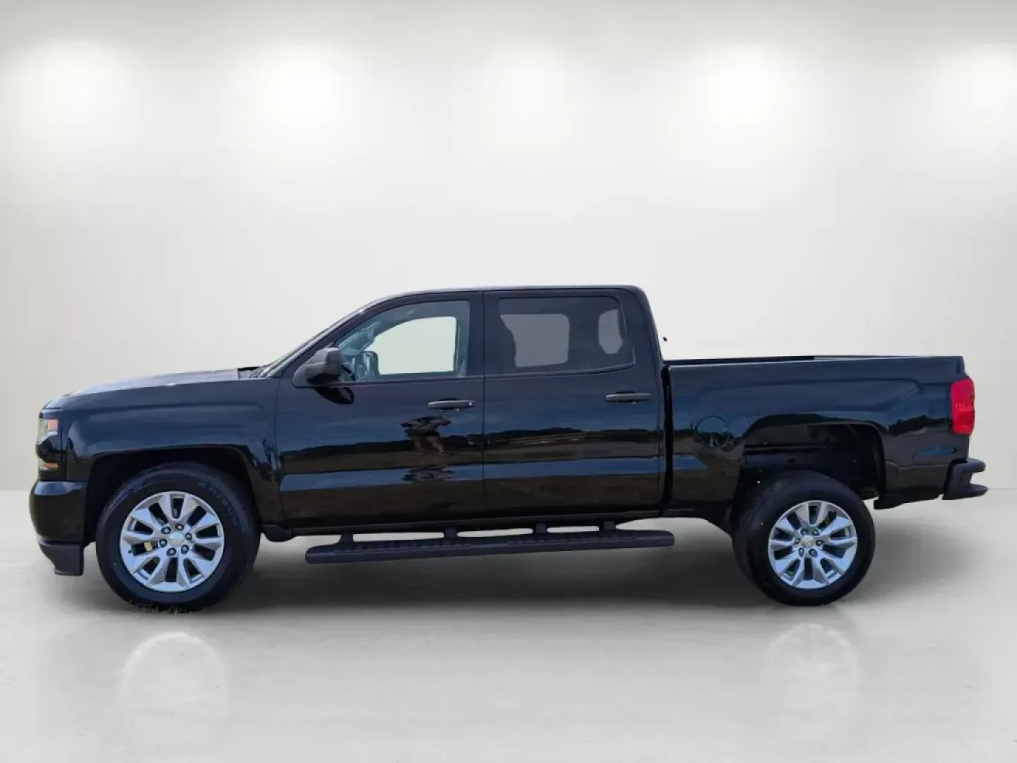 2018 /Dark Ash with Jet Black Interior Accents Chevrolet Silverado 1500 Custom (3GCPCPEC4JG) with an Gas V8 5.3L/325 engine, 6-Speed Automatic transmission, located at 3959 U.S. 80 W, Phenix City, AL, 36870, (334) 297-4885, 32.469296, -85.135185 - 2018 Chevrolet Silverado 1500 Custom - Photo#2