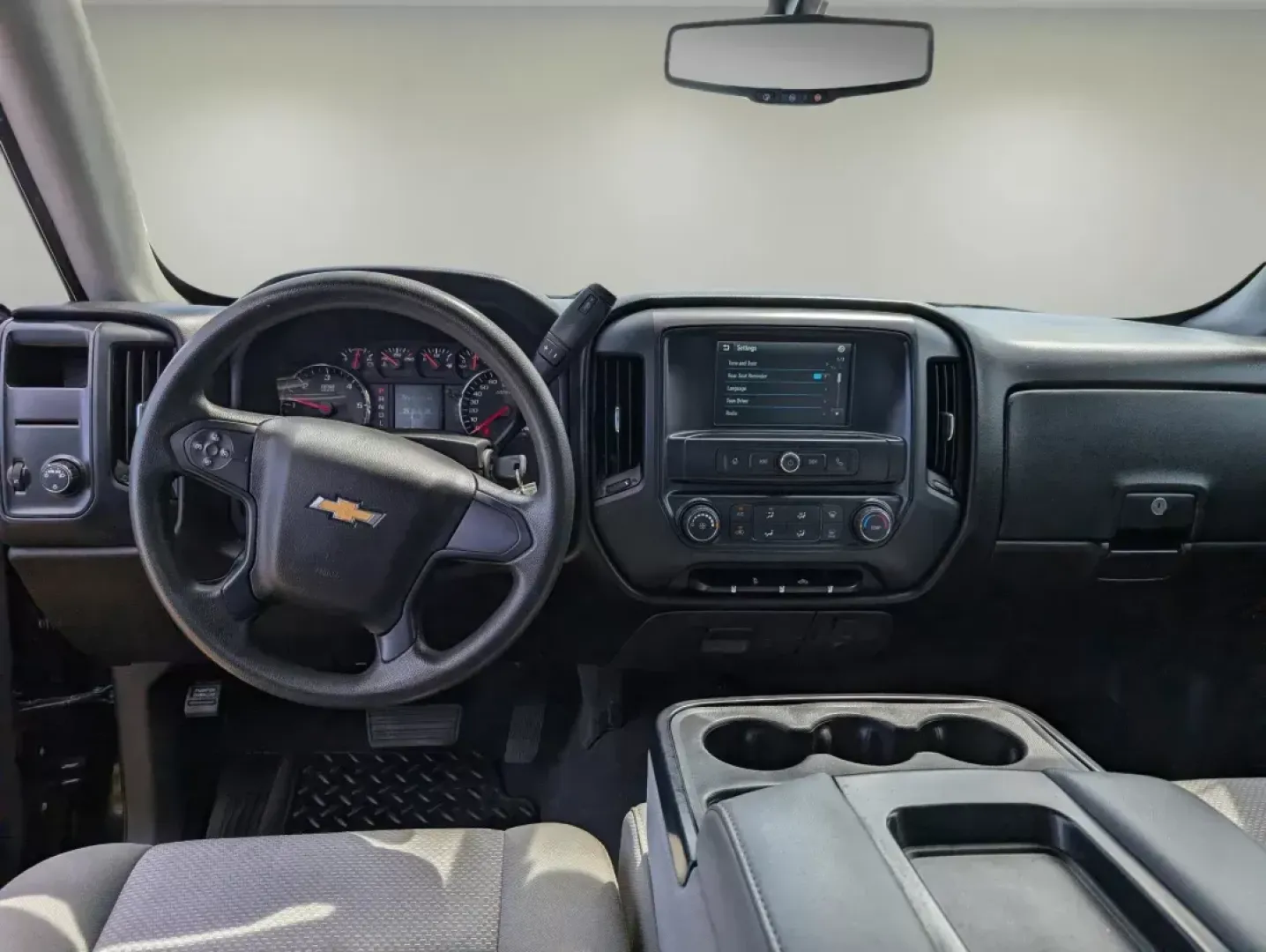2018 /Dark Ash with Jet Black Interior Accents Chevrolet Silverado 1500 Custom (3GCPCPEC4JG) with an Gas V8 5.3L/325 engine, 6-Speed Automatic transmission, located at 3959 U.S. 80 W, Phenix City, AL, 36870, (334) 297-4885, 32.469296, -85.135185 - 2018 Chevrolet Silverado 1500 Custom - Photo#13