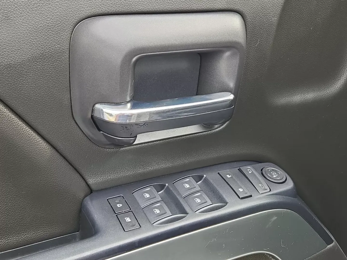 2018 /Jet Black Chevrolet Silverado 1500 LT (3GCPCREC2JG) with an Other engine, located at 3959 U.S. 80 W, Phenix City, AL, 36870, (334) 297-4885, 32.469296, -85.135185 - Experience adventure and versatility with this stunning 2018 Chevrolet Silverado 1500 LT, now available at Gils Auto, located at 3959 U.S. 80 W, Phenix City, AL 36870. This versatile pickup is perfect for weekend adventures, family road trips, or daily commutes, making it an ideal choice for those w - Photo#11