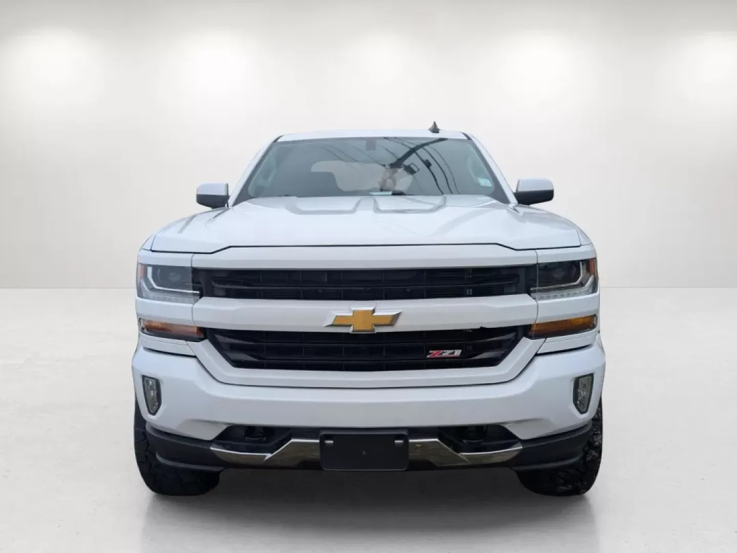 2018 /Jet Black Chevrolet Silverado 1500 LT (3GCUKREC0JG) with an Other engine, located at 3959 U.S. 80 W, Phenix City, AL, 36870, (334) 297-4885, 32.469296, -85.135185 - **Adventure Awaits with the 2018 Chevrolet Silverado 1500 LT** <br /> <br /> Are you ready to elevate your weekend adventures and daily commutes? The 2018 Chevrolet Silverado 1500 LT is not just a truck; it's a lifestyle upgrade. Perfect for those who crave the open road and seek a reliable vehicle - Photo#1