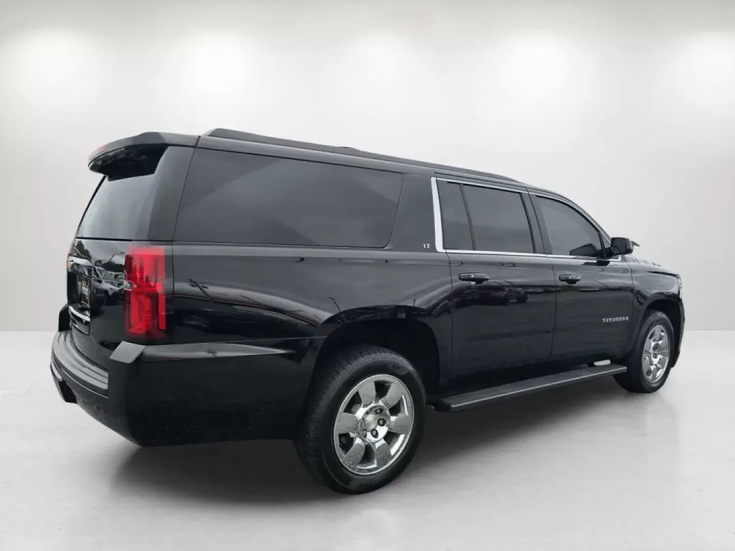 2018 /Jet Black/Dark Ash Chevrolet Suburban LT (1GNSCHKC3JR) with an Other engine, located at 3959 U.S. 80 W, Phenix City, AL, 36870, (334) 297-4885, 32.469296, -85.135185 - **Elevate Your Family Adventures with the 2018 Chevrolet Suburban LT in Prattville, AL!**<br /> <br /> Are you looking for the perfect vehicle for family road trips, weekend getaways, or just daily commutes? Look no further than the stunning 2018 Chevrolet Suburban LT, available now at Gils Auto Pr - Photo#4