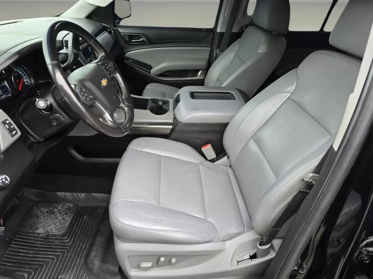 2018 /Jet Black/Dark Ash Chevrolet Suburban LT (1GNSCHKC3JR) with an Other engine, located at 3959 U.S. 80 W, Phenix City, AL, 36870, (334) 297-4885, 32.469296, -85.135185 - **Elevate Your Family Adventures with the 2018 Chevrolet Suburban LT in Prattville, AL!**<br /> <br /> Are you looking for the perfect vehicle for family road trips, weekend getaways, or just daily commutes? Look no further than the stunning 2018 Chevrolet Suburban LT, available now at Gils Auto Pr - Photo#12