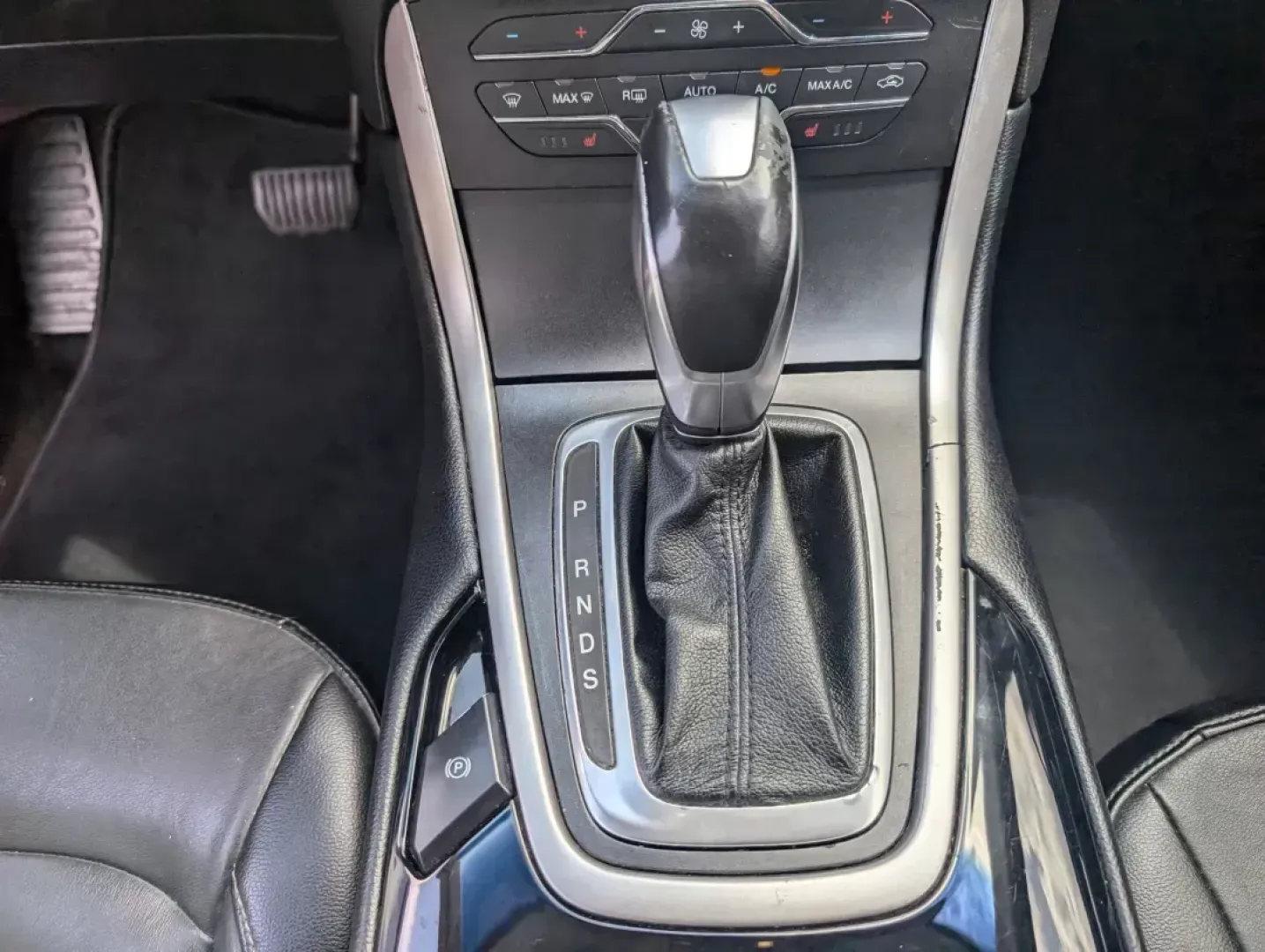 2018 Ford Edge SEL (2FMPK3J93JB) with an Intercooled Turbo Premium Unleaded I-4 2.0 L/122 engine, 6-Speed Automatic w/OD transmission, located at 5115 14th Ave., Columbus, GA, 31904, (706) 323-0345, 32.511494, -84.971046 - 2018 Ford Edge SEL - Photo#14