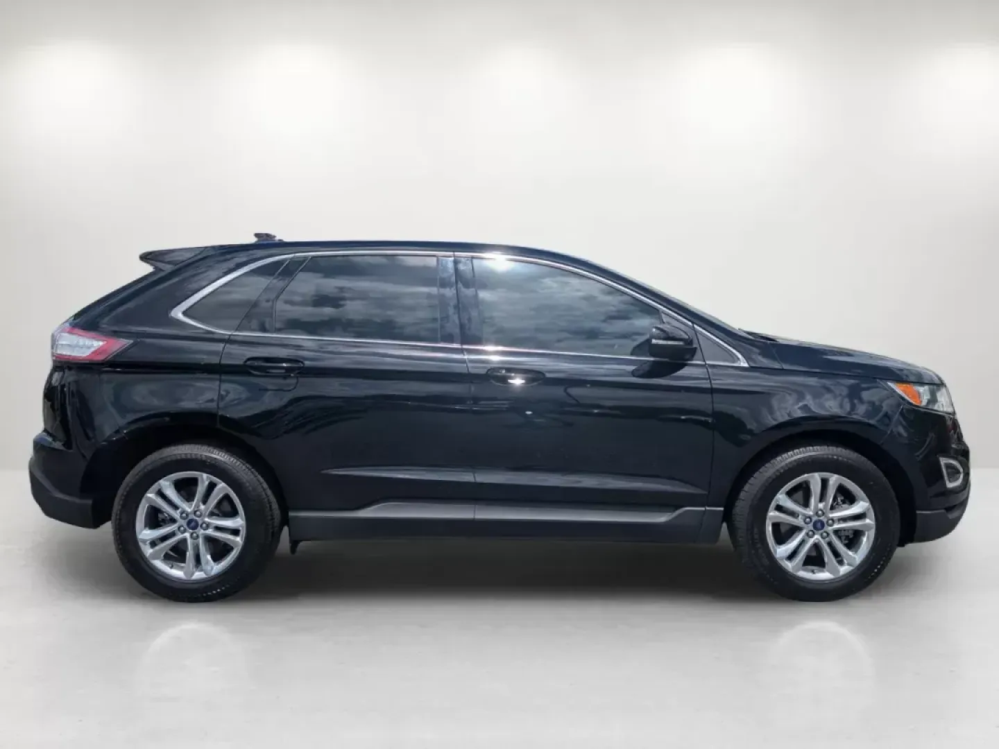 2018 Ford Edge SEL (2FMPK3J93JB) with an Intercooled Turbo Premium Unleaded I-4 2.0 L/122 engine, 6-Speed Automatic w/OD transmission, located at 5115 14th Ave., Columbus, GA, 31904, (706) 323-0345, 32.511494, -84.971046 - 2018 Ford Edge SEL - Photo#36