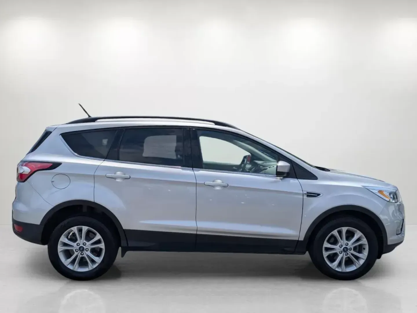 2018 Ford Escape SEL (1FMCU0HD7JU) with an Other engine, located at 1430 Gateway Drive, Opelika, AL, 36801, (334) 239-0944, 32.637871, -85.409790 - **Elevate Your Lifestyle with the 2018 Ford Escape SEL at Gils Auto - Opelika!**<br /> <br /> Are you ready to elevate your daily commute or embark on your next weekend adventure? The 2018 Ford Escape SEL is the ideal SUV for anyone seeking versatility, comfort, and style-a perfect fit for growing f - Photo#3