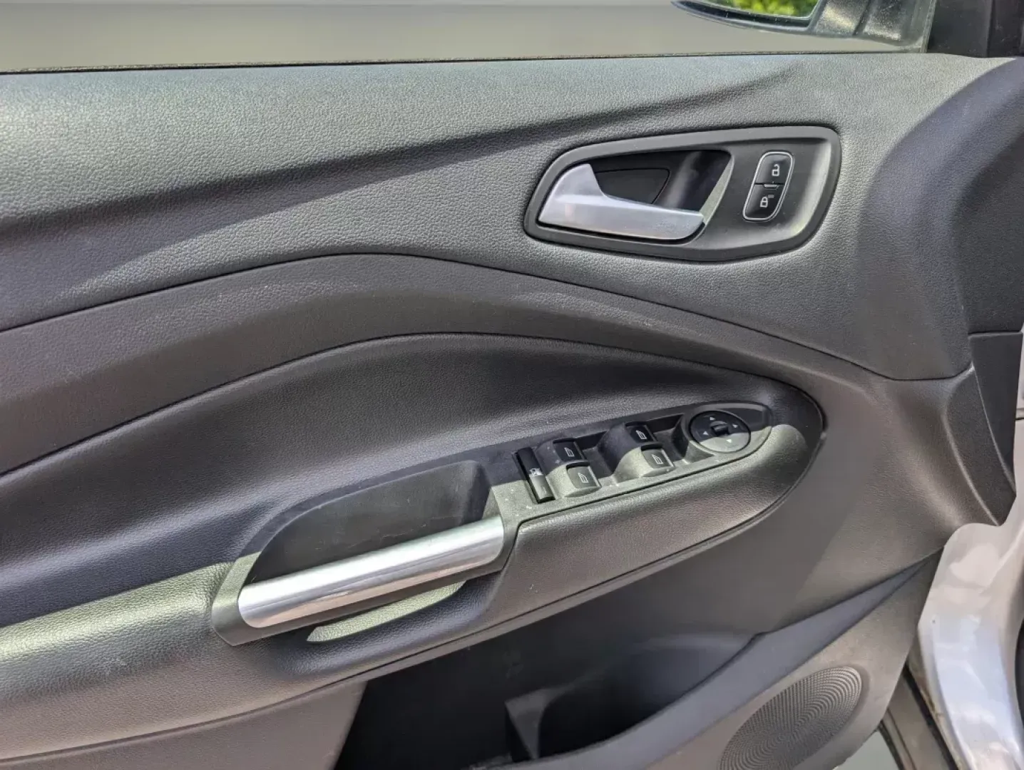 2018 Ford Escape SEL (1FMCU0HD7JU) with an Other engine, located at 1430 Gateway Drive, Opelika, AL, 36801, (334) 239-0944, 32.637871, -85.409790 - **Elevate Your Lifestyle with the 2018 Ford Escape SEL at Gils Auto - Opelika!**<br /> <br /> Are you ready to elevate your daily commute or embark on your next weekend adventure? The 2018 Ford Escape SEL is the ideal SUV for anyone seeking versatility, comfort, and style-a perfect fit for growing f - Photo#8