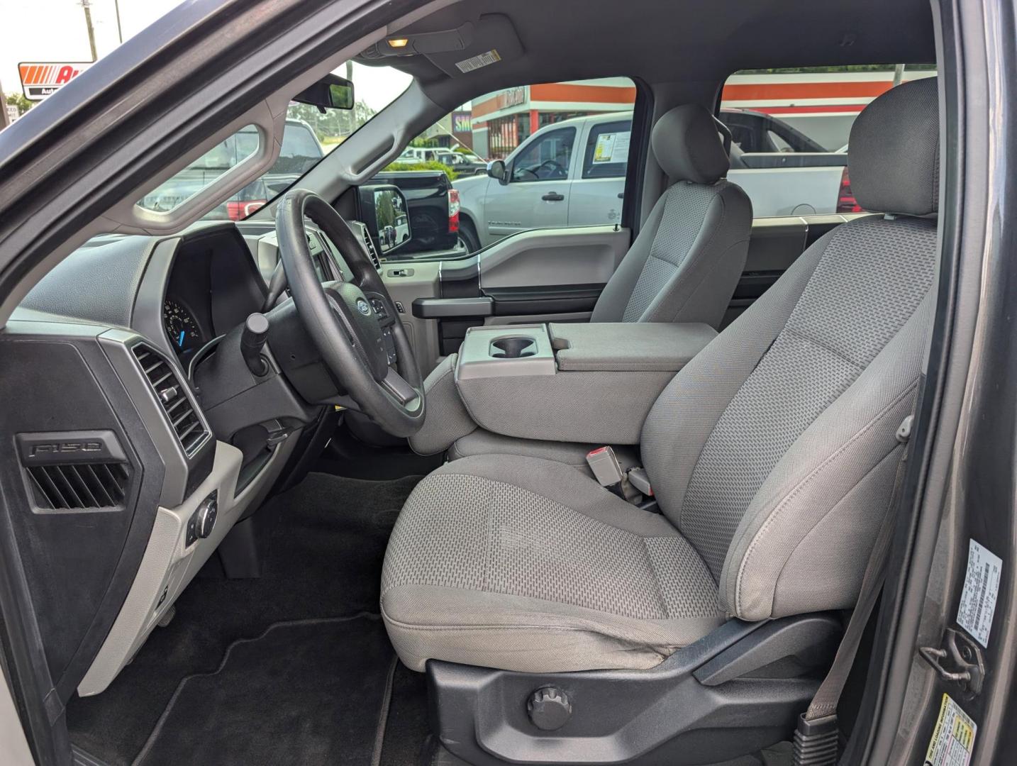 2018 Ford F-150 XLT (1FTEW1CB1JK) with an Regular Unleaded V-6 3.3 L/204 engine, 6-Speed Automatic w/OD transmission, located at 3959 U.S. 80 W, Phenix City, AL, 36870, (334) 297-4885, 32.469296, -85.135185 - 2018 Ford F-150 XLT - Photo#9
