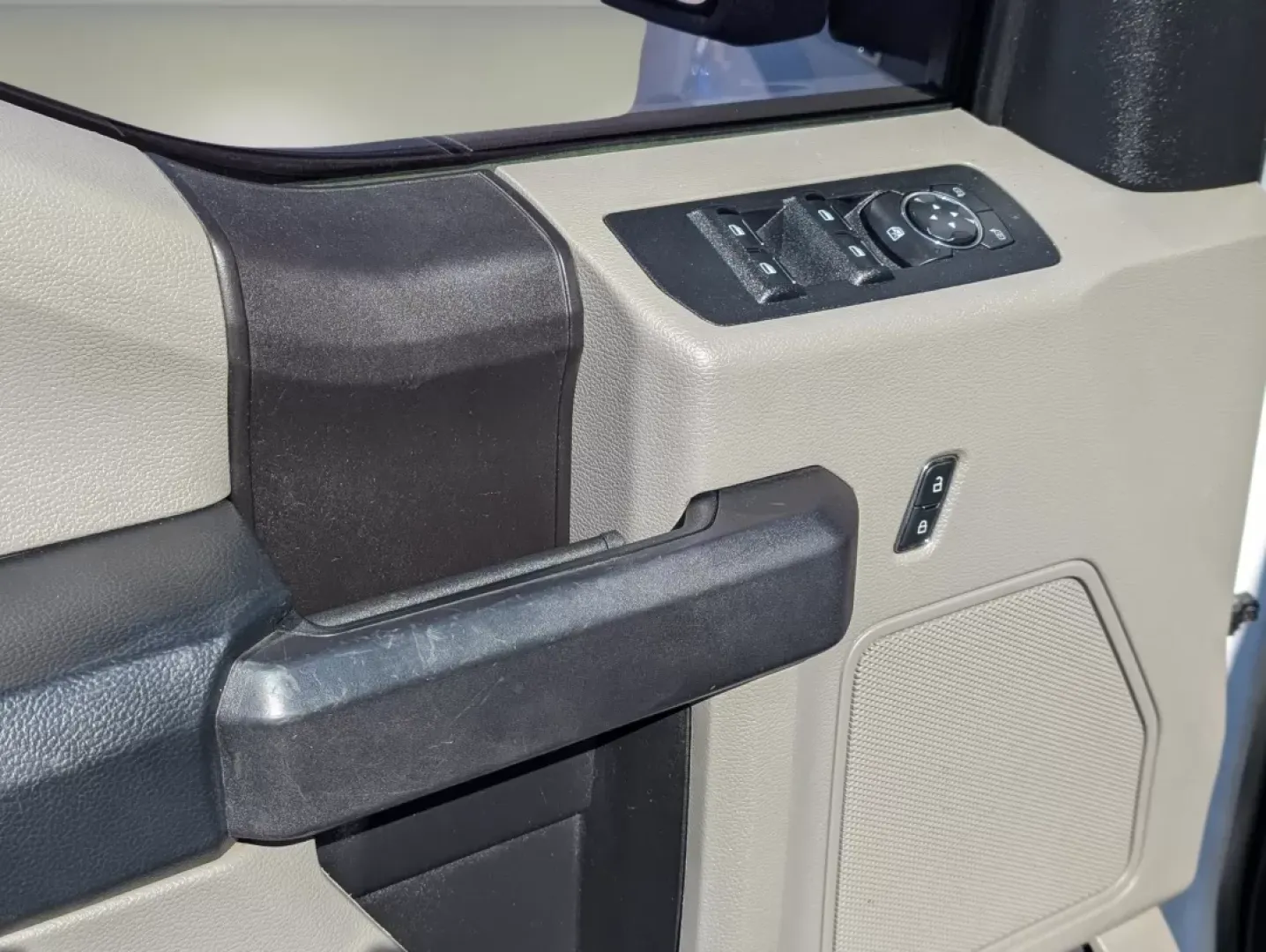 2018 Ford F-150 XLT (1FTEW1CP3JK) with an Other engine, located at 3959 U.S. 80 W, Phenix City, AL, 36870, (334) 297-4885, 32.469296, -85.135185 - Discover the perfect blend of rugged capability and everyday practicality with our 2018 Ford F-150, available now at Gils Auto in Phenix City, AL. Designed for those who embrace adventure without compromising on comfort, this Crew Cab Pickup is your ideal companion for both weekend getaways and dail - Photo#9