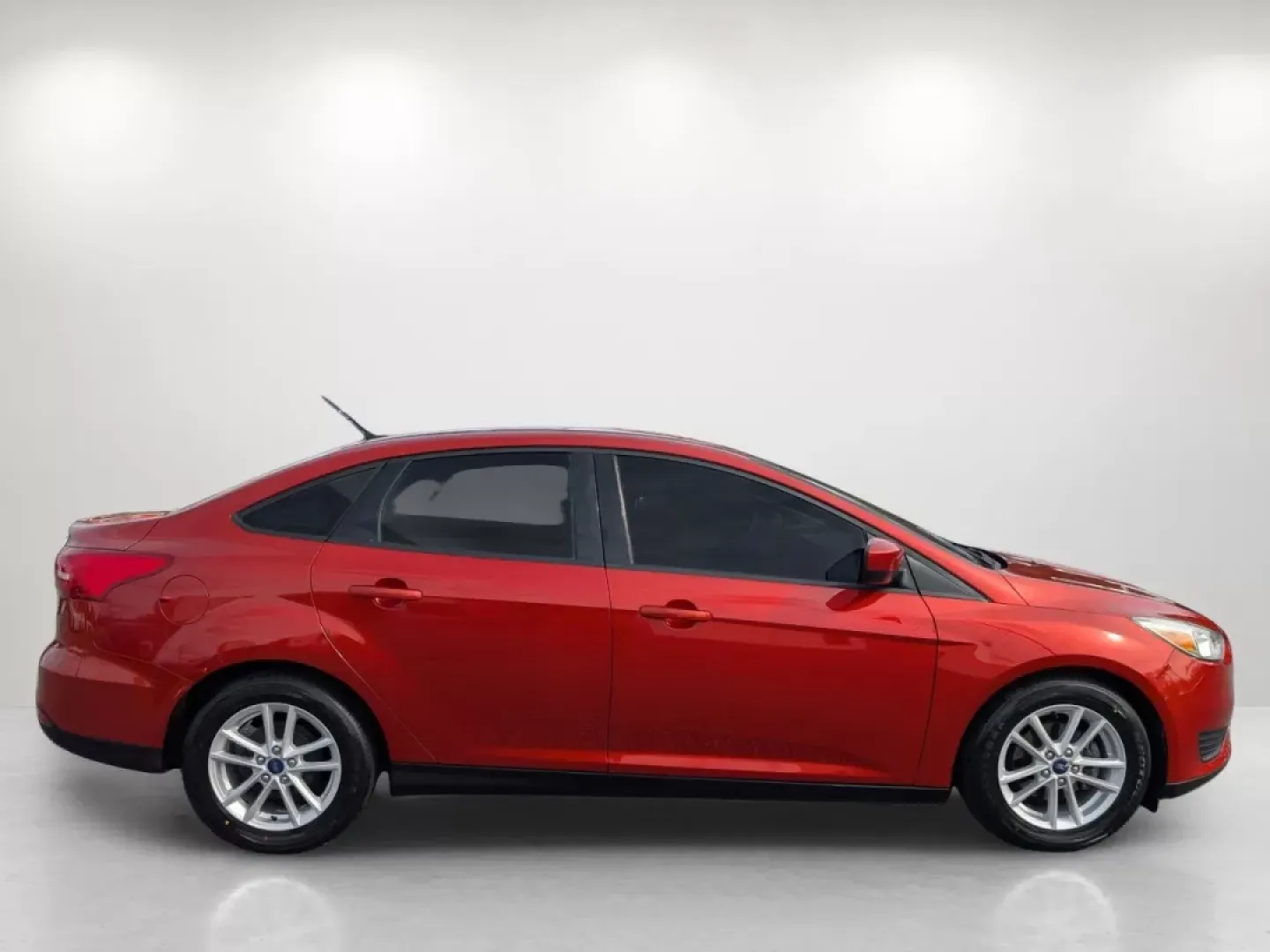 2018 Ford Focus SE (1FADP3F27JL) with an Other engine, located at 3959 U.S. 80 W, Phenix City, AL, 36870, (334) 297-4885, 32.469296, -85.135185 - **Discover Your Next Adventure with the 2018 Ford Focus SE at Gils Auto!**<br /> <br /> Are you on the lookout for a reliable vehicle that seamlessly blends style, efficiency, and affordability? Look no further than the 2018 Ford Focus SE, now available at Gils Auto in Phenix City, AL! Perfect for c - Photo#4