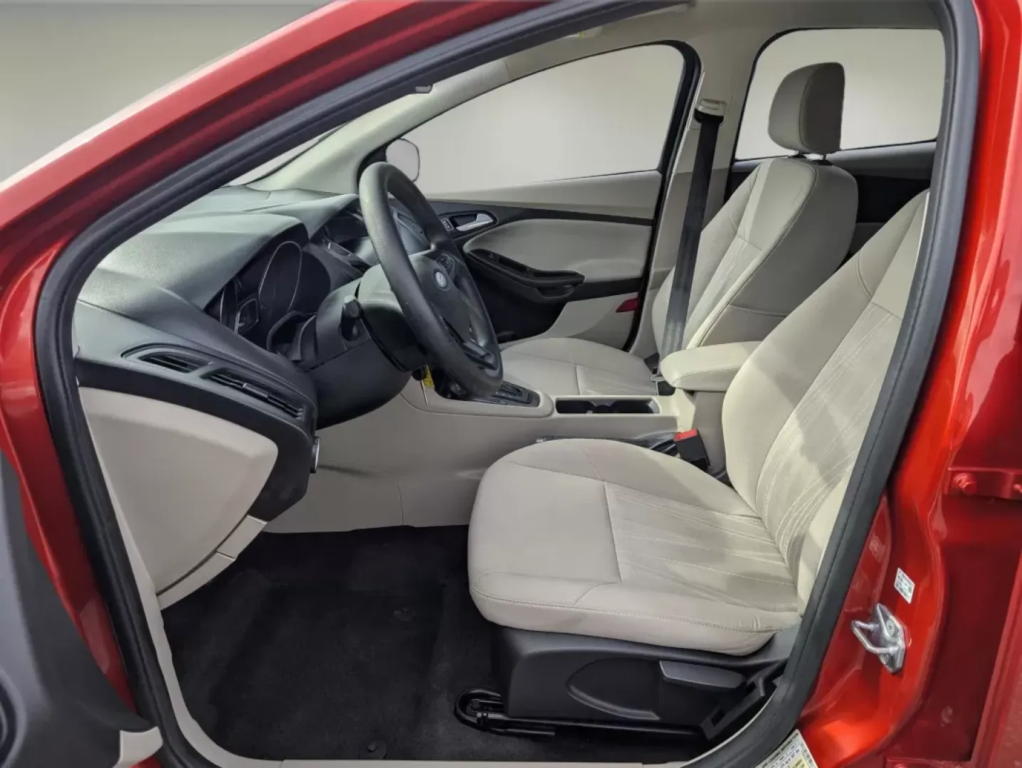 2018 Ford Focus SE (1FADP3F27JL) with an Other engine, located at 3959 U.S. 80 W, Phenix City, AL, 36870, (334) 297-4885, 32.469296, -85.135185 - **Discover Your Next Adventure with the 2018 Ford Focus SE at Gils Auto!**<br /> <br /> Are you on the lookout for a reliable vehicle that seamlessly blends style, efficiency, and affordability? Look no further than the 2018 Ford Focus SE, now available at Gils Auto in Phenix City, AL! Perfect for c - Photo#10