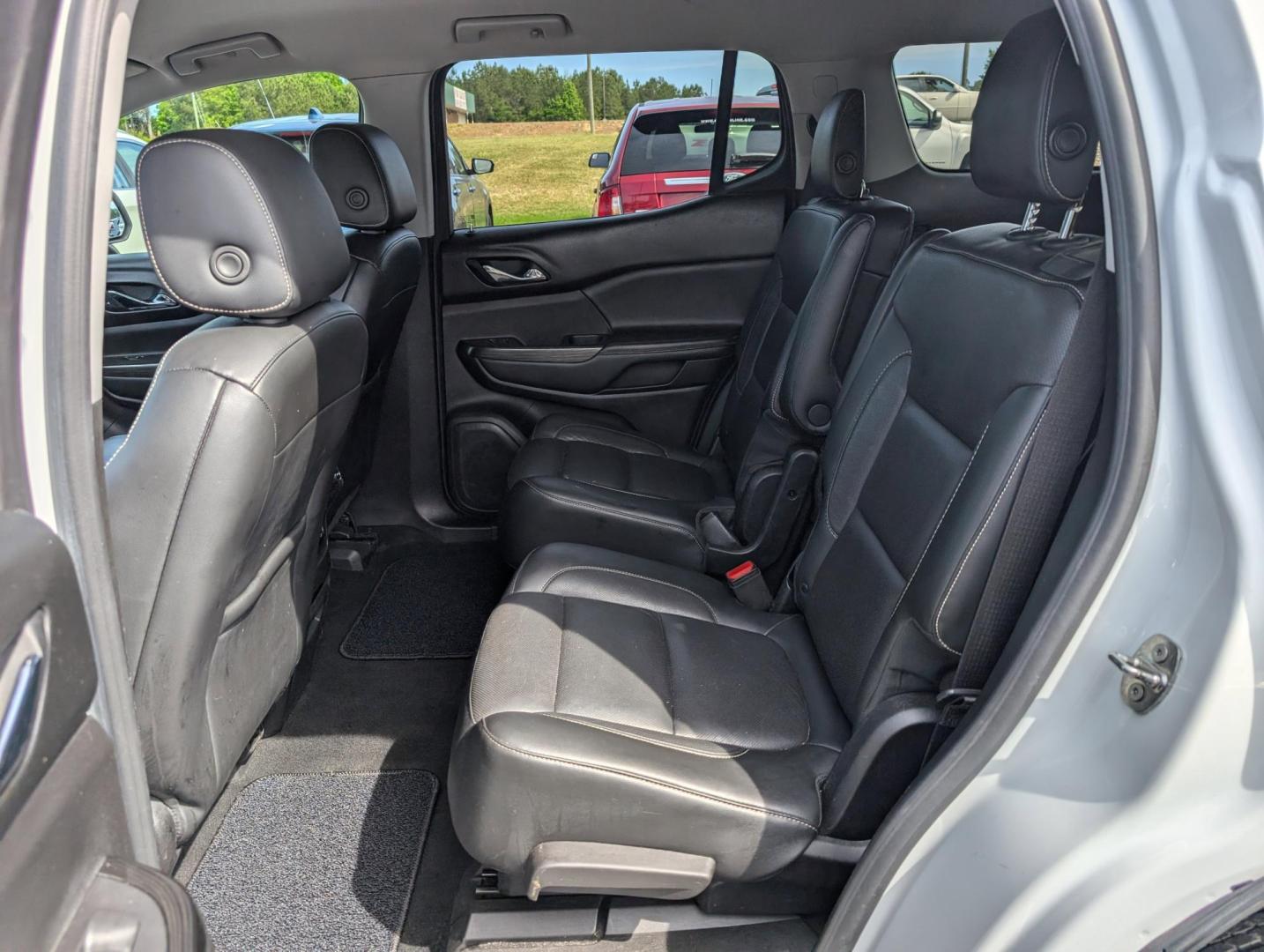 2018 /Jet Black GMC Acadia SLT (1GKKNULS6JZ) with an Gas V6 3.6L/223 engine, 6-Speed Automatic transmission, located at 3959 U.S. 80 W, Phenix City, AL, 36870, (334) 297-4885, 32.469296, -85.135185 - 2018 GMC Acadia SLT - Photo#9