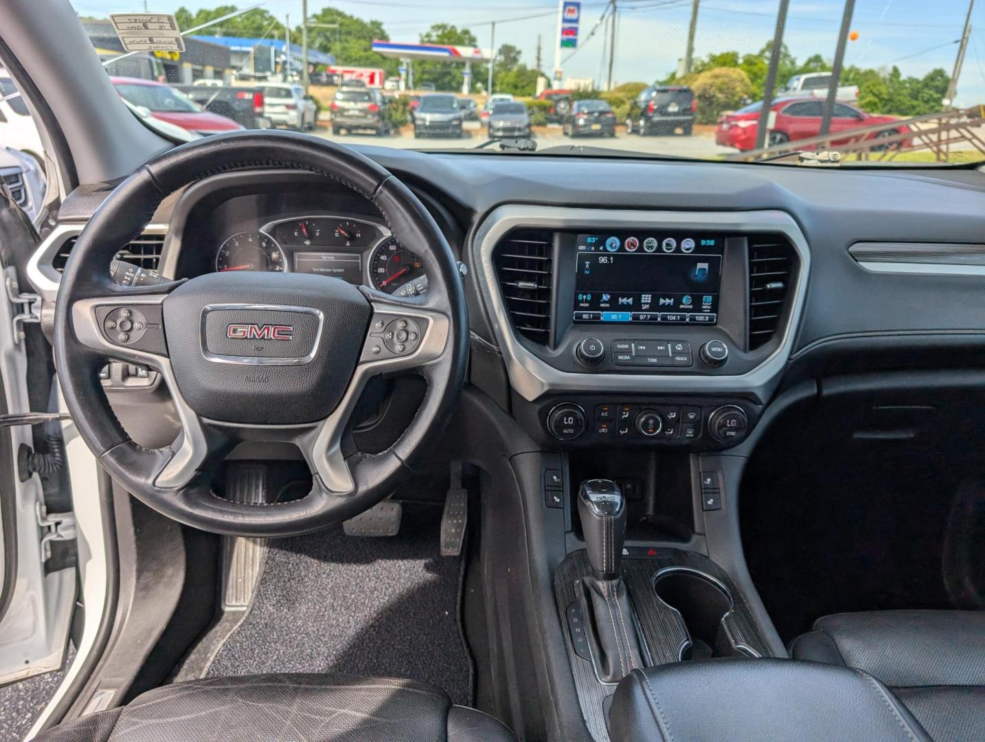 2018 /Jet Black GMC Acadia SLT (1GKKNULS6JZ) with an Gas V6 3.6L/223 engine, 6-Speed Automatic transmission, located at 3959 U.S. 80 W, Phenix City, AL, 36870, (334) 297-4885, 32.469296, -85.135185 - 2018 GMC Acadia SLT - Photo#11