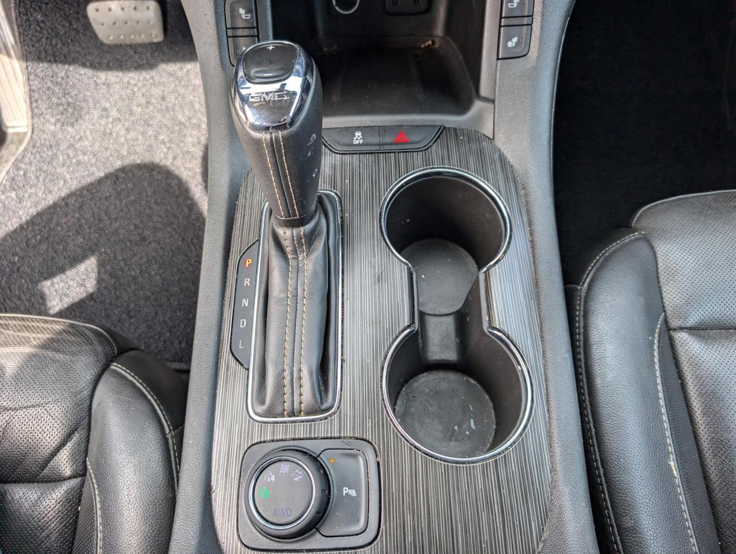 2018 /Jet Black GMC Acadia SLT (1GKKNULS6JZ) with an Gas V6 3.6L/223 engine, 6-Speed Automatic transmission, located at 3959 U.S. 80 W, Phenix City, AL, 36870, (334) 297-4885, 32.469296, -85.135185 - 2018 GMC Acadia SLT - Photo#12