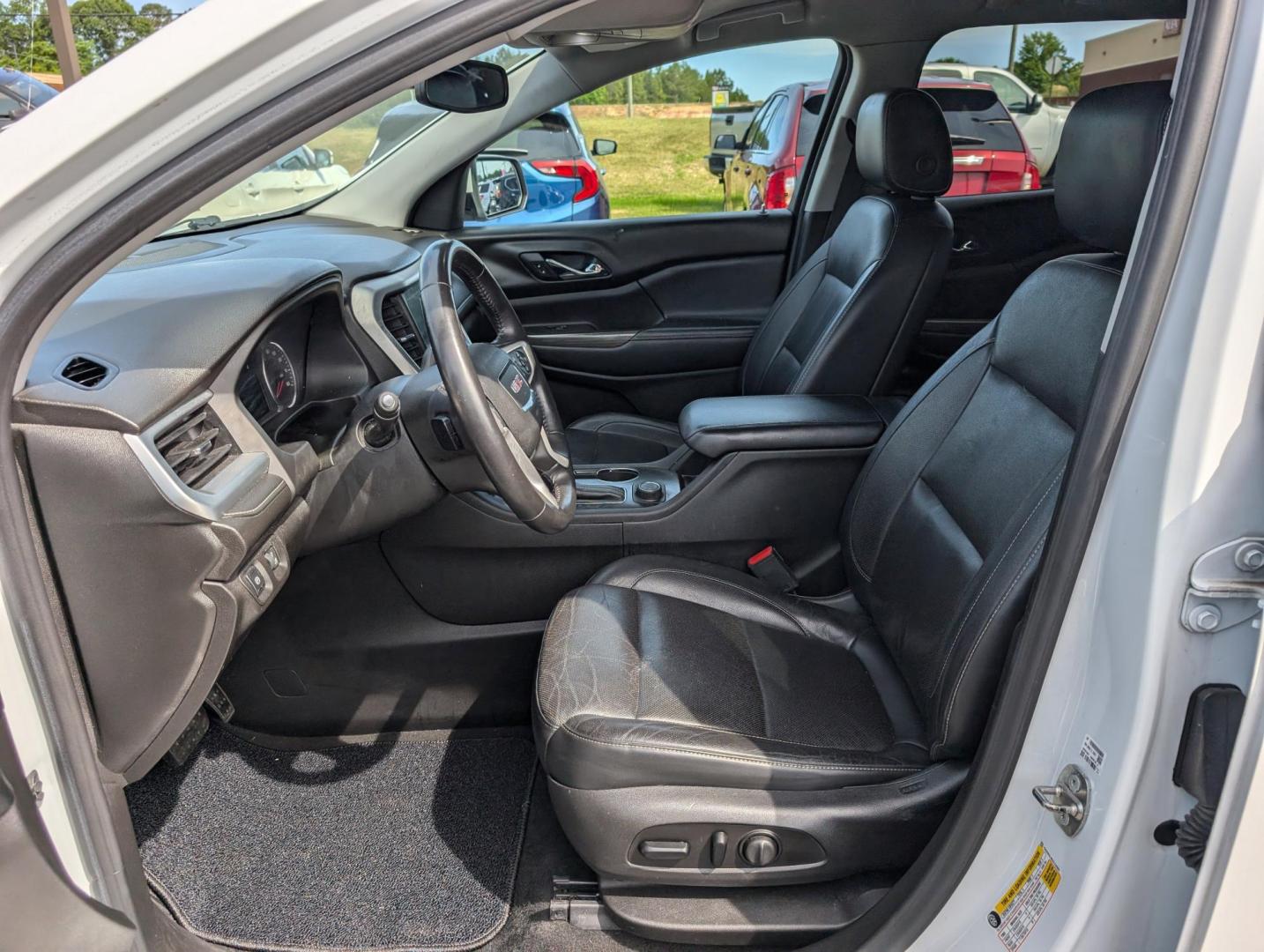 2018 /Jet Black GMC Acadia SLT (1GKKNULS6JZ) with an Gas V6 3.6L/223 engine, 6-Speed Automatic transmission, located at 3959 U.S. 80 W, Phenix City, AL, 36870, (334) 297-4885, 32.469296, -85.135185 - 2018 GMC Acadia SLT - Photo#15