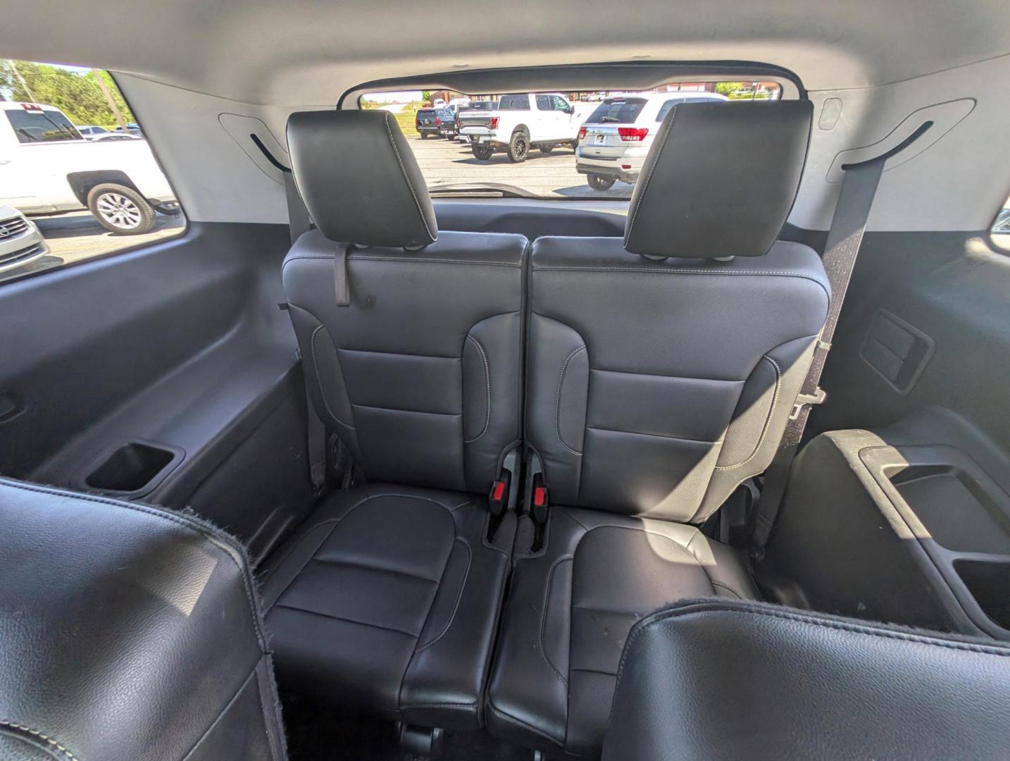 2018 /Jet Black GMC Acadia SLT (1GKKNMLS9JZ) with an Gas V6 3.6L/223 engine, 6-Speed Automatic transmission, located at 3959 U.S. 80 W, Phenix City, AL, 36870, (334) 297-4885, 32.469296, -85.135185 - 2018 GMC Acadia SLT - Photo#11