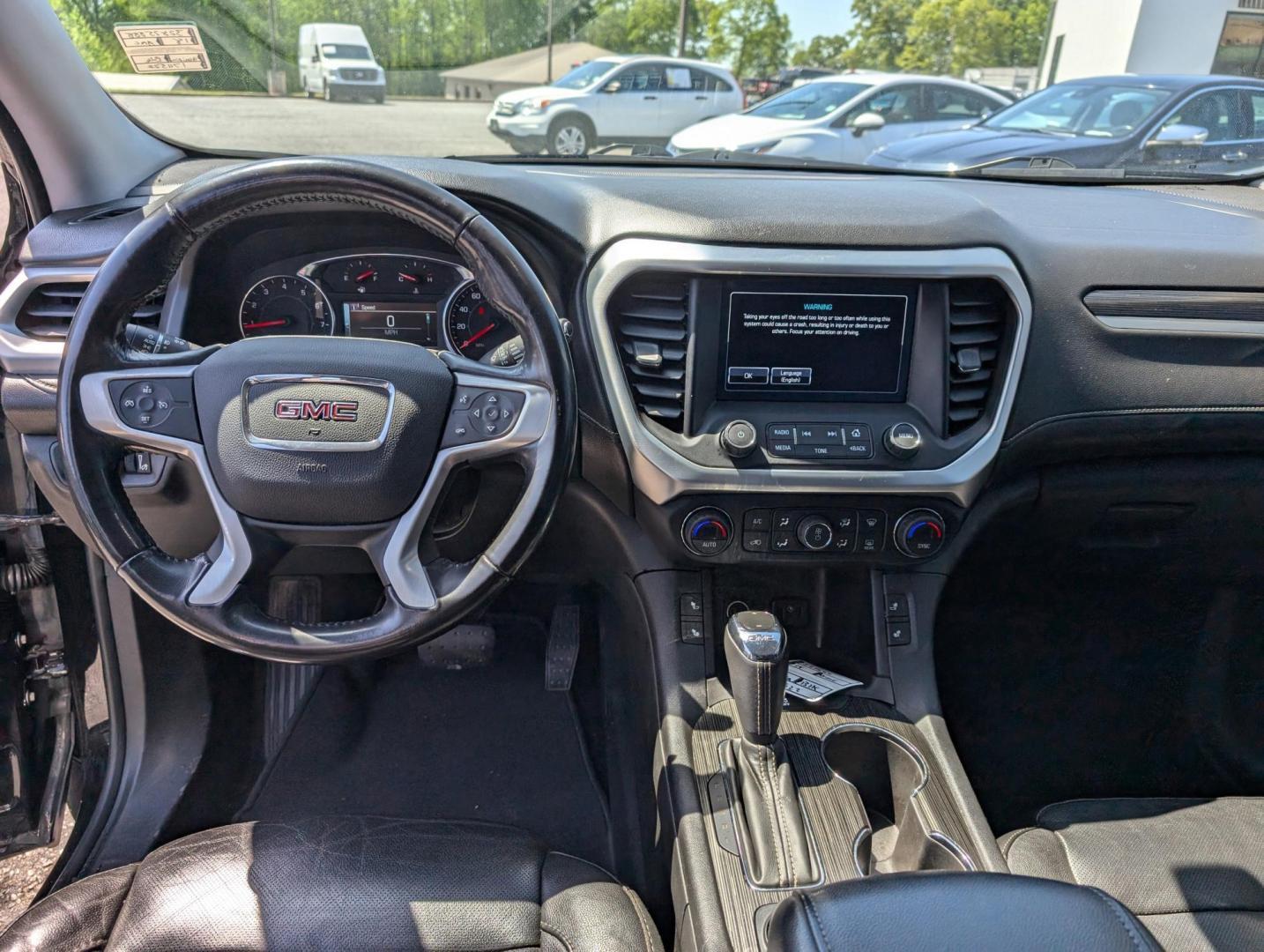 2018 /Jet Black GMC Acadia SLT (1GKKNMLS9JZ) with an Gas V6 3.6L/223 engine, 6-Speed Automatic transmission, located at 3959 U.S. 80 W, Phenix City, AL, 36870, (334) 297-4885, 32.469296, -85.135185 - 2018 GMC Acadia SLT - Photo#12