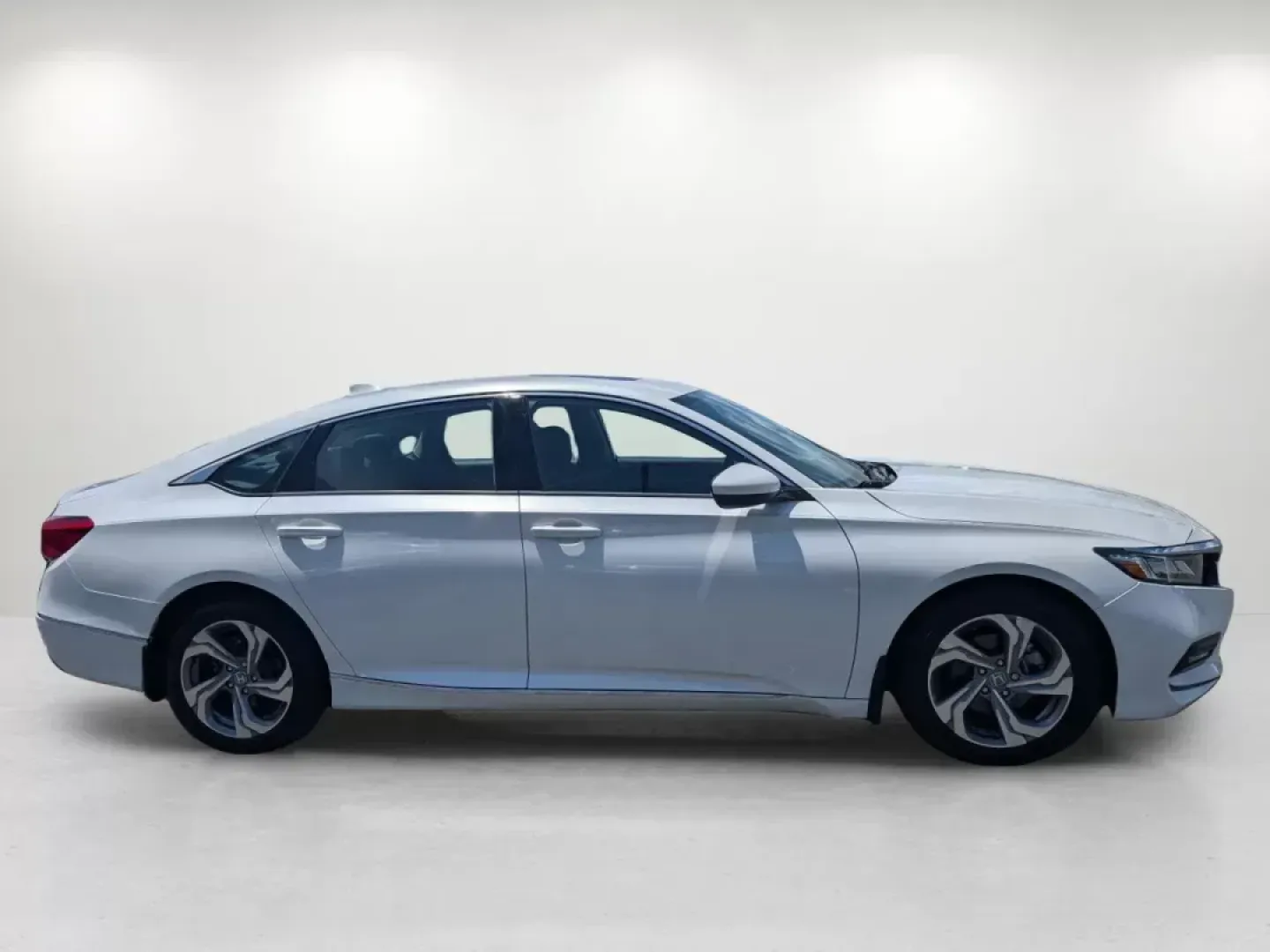2018 Honda Accord Sedan EX 1.5T (1HGCV1F45JA) with an Intercooled Turbo Regular Unleaded I-4 1.5 L/91 engine, 1-Speed CVT w/OD transmission, located at 804 22nd Ave, Phenix City, AL, 36870, (334) 297-1860, 32.484749, -85.024475 - 2018 Honda Accord Sedan EX 1.5T - Photo#3