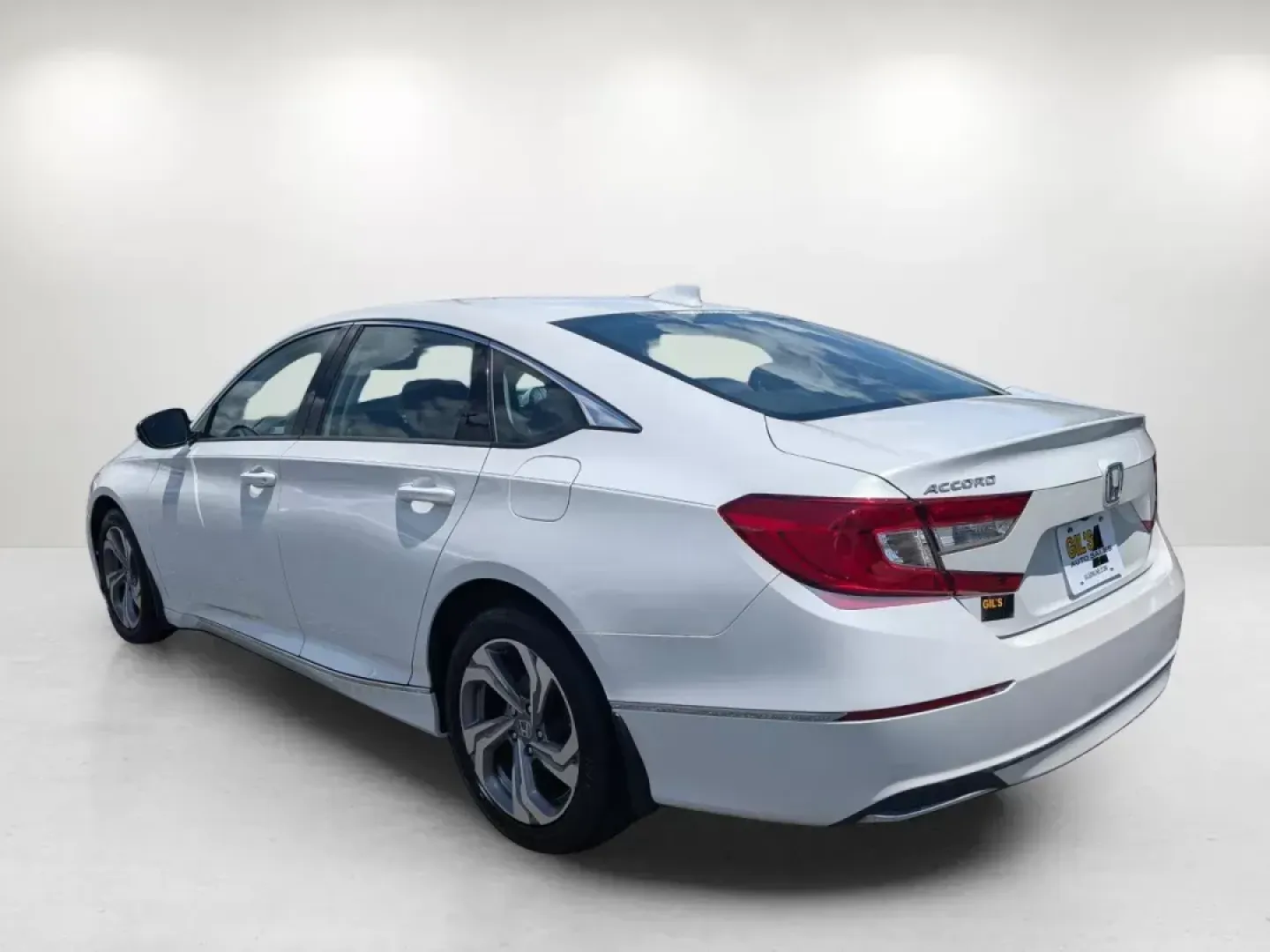 2018 Honda Accord Sedan EX 1.5T (1HGCV1F45JA) with an Intercooled Turbo Regular Unleaded I-4 1.5 L/91 engine, 1-Speed CVT w/OD transmission, located at 804 22nd Ave, Phenix City, AL, 36870, (334) 297-1860, 32.484749, -85.024475 - 2018 Honda Accord Sedan EX 1.5T - Photo#6