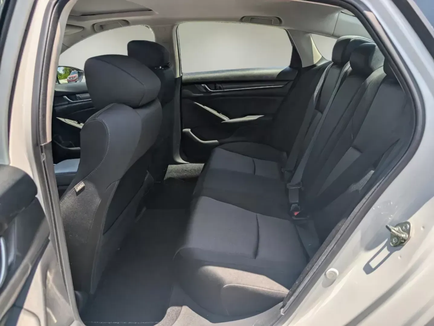2018 Honda Accord Sedan EX 1.5T (1HGCV1F45JA) with an Intercooled Turbo Regular Unleaded I-4 1.5 L/91 engine, 1-Speed CVT w/OD transmission, located at 804 22nd Ave, Phenix City, AL, 36870, (334) 297-1860, 32.484749, -85.024475 - 2018 Honda Accord Sedan EX 1.5T - Photo#10