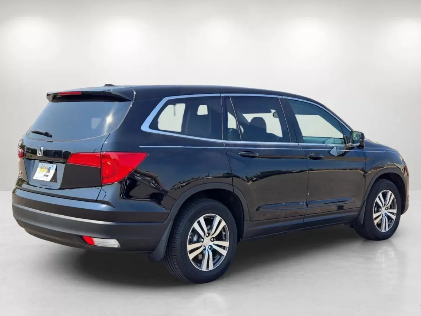 2018 Honda Pilot EX-L (5FNYF5H63JB) with an Other engine, located at 521 Old Farm Lane Rd, Prattville, AL, 36066, (334) 325-1505, 32.482460, -86.416367 - Rev up your lifestyle with the perfect blend of comfort and versatility! Whether you're carting the kids to soccer practice, gearing up for an adventurous weekend getaway, or simply tackling your daily commute, the 2018 Honda Pilot EX-L is your ideal companion. This spacious SUV offers ample room, a - Photo#6