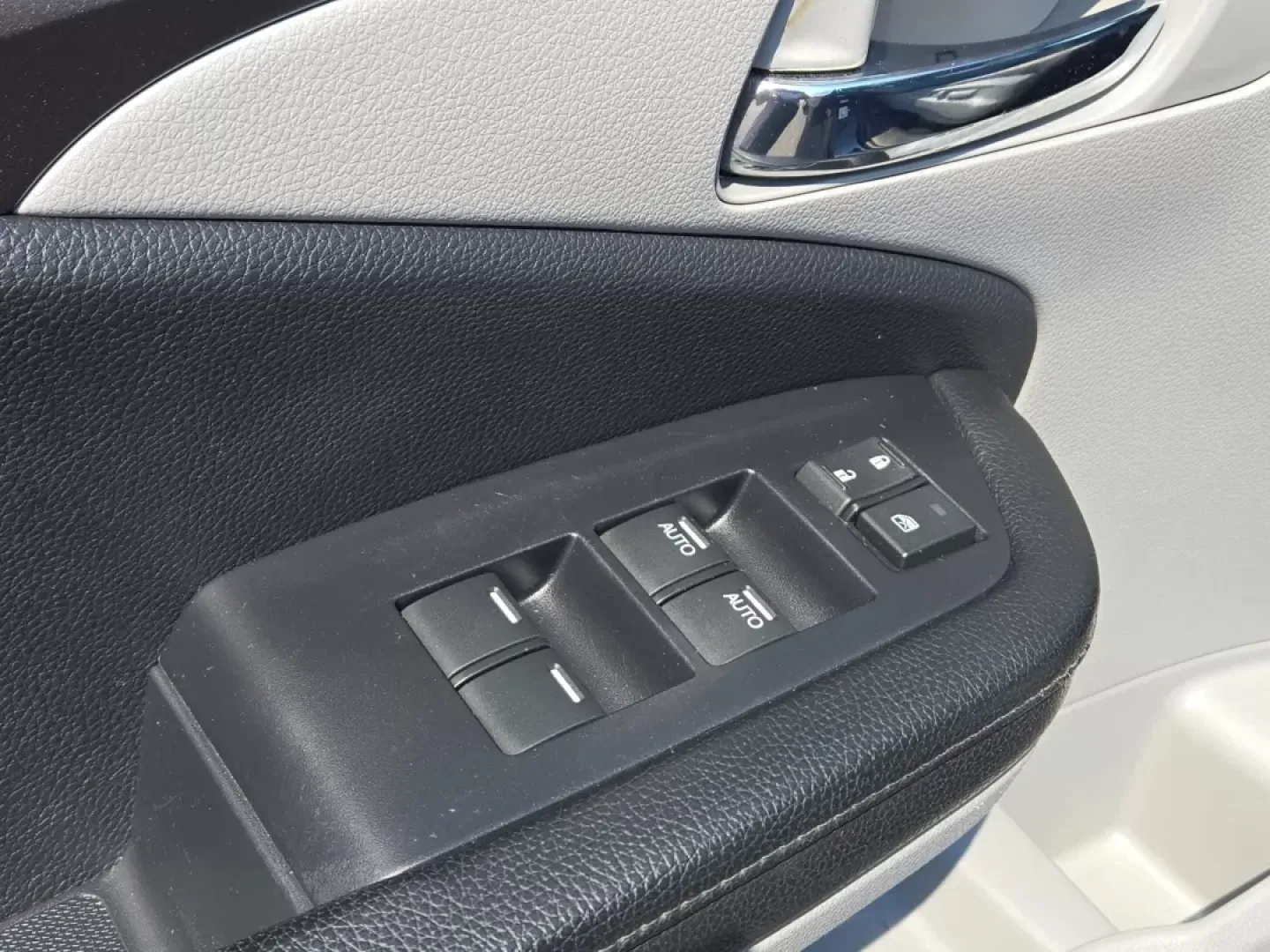 2018 Honda Pilot EX-L (5FNYF5H63JB) with an Other engine, located at 521 Old Farm Lane Rd, Prattville, AL, 36066, (334) 325-1505, 32.482460, -86.416367 - Rev up your lifestyle with the perfect blend of comfort and versatility! Whether you're carting the kids to soccer practice, gearing up for an adventurous weekend getaway, or simply tackling your daily commute, the 2018 Honda Pilot EX-L is your ideal companion. This spacious SUV offers ample room, a - Photo#11