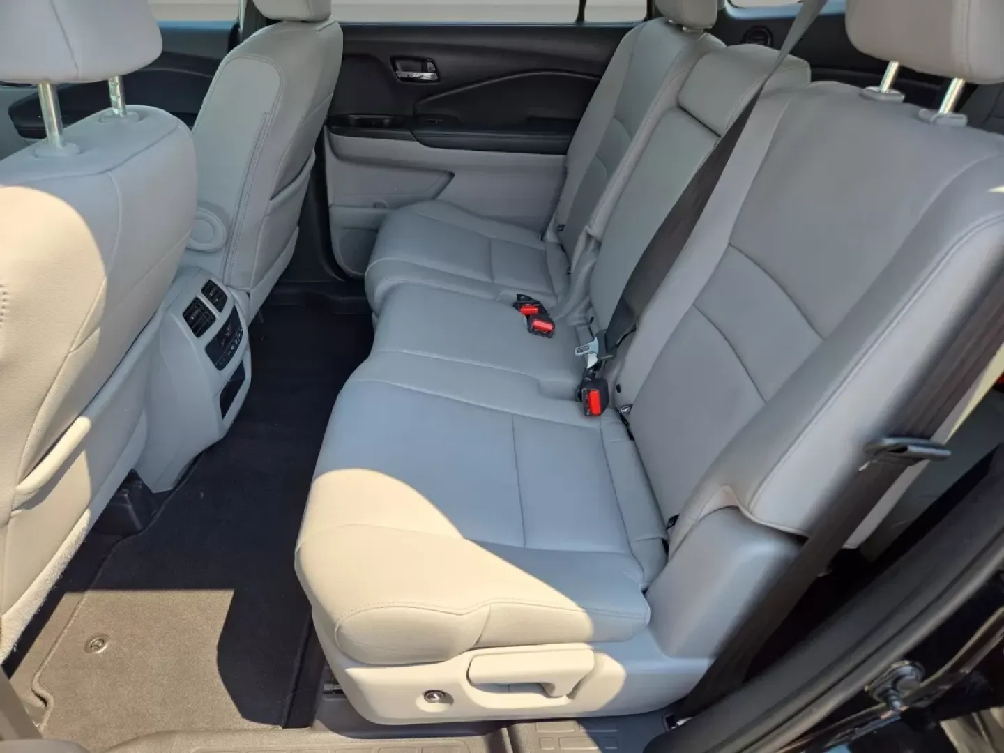 2018 Honda Pilot EX-L (5FNYF5H63JB) with an Other engine, located at 521 Old Farm Lane Rd, Prattville, AL, 36066, (334) 325-1505, 32.482460, -86.416367 - Rev up your lifestyle with the perfect blend of comfort and versatility! Whether you're carting the kids to soccer practice, gearing up for an adventurous weekend getaway, or simply tackling your daily commute, the 2018 Honda Pilot EX-L is your ideal companion. This spacious SUV offers ample room, a - Photo#13