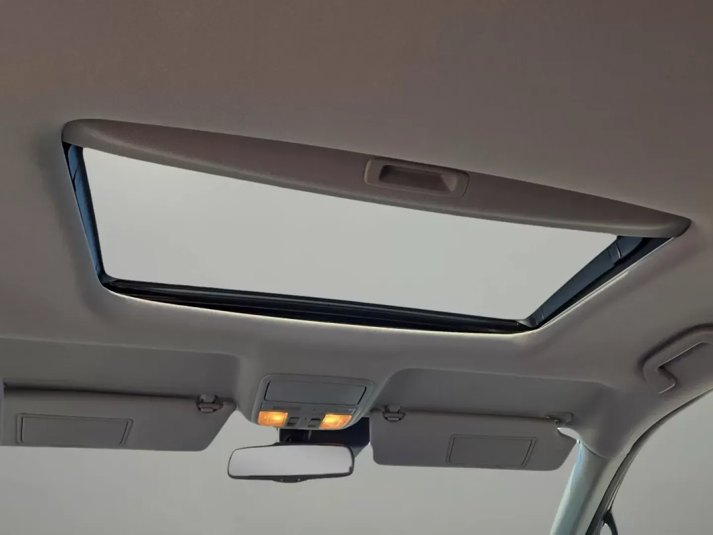 2018 Honda Pilot EX-L (5FNYF5H63JB) with an Other engine, located at 521 Old Farm Lane Rd, Prattville, AL, 36066, (334) 325-1505, 32.482460, -86.416367 - Rev up your lifestyle with the perfect blend of comfort and versatility! Whether you're carting the kids to soccer practice, gearing up for an adventurous weekend getaway, or simply tackling your daily commute, the 2018 Honda Pilot EX-L is your ideal companion. This spacious SUV offers ample room, a - Photo#18