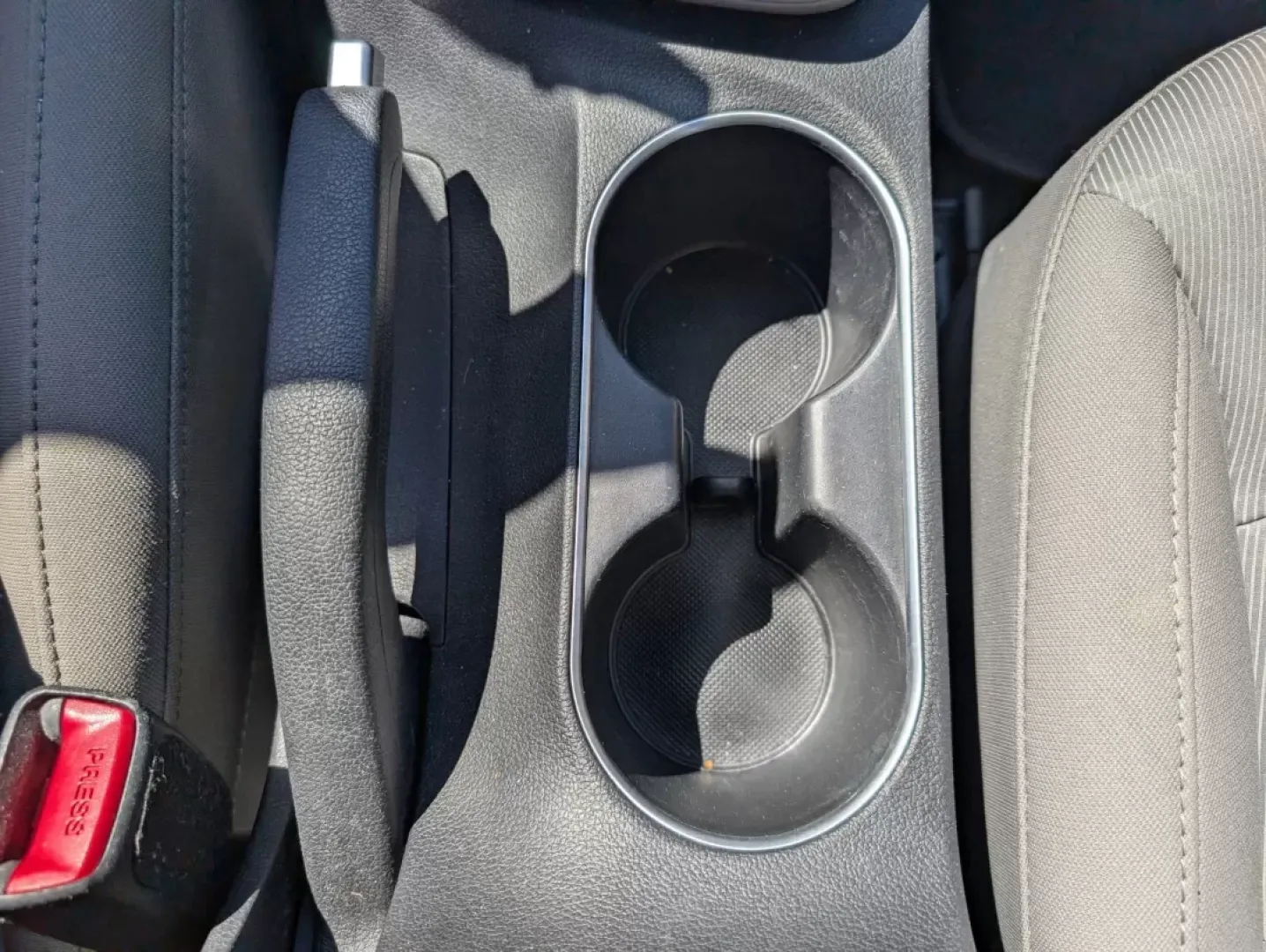 2018 /Gray Hyundai Elantra SEL (5NPD84LF9JH) with an Other engine, located at 7000 Northlake Connector, Columbus, GA, 31904, (706) 987-8085, 32.524975, -84.978134 - Experience the freedom of the open road with the 2018 Hyundai Elantra SEL, a perfect companion for your daily commute or weekend adventures. Whether you're navigating through the bustling streets of Phenix City or embarking on a cross-country road trip, this stylish sedan delivers reliability and co - Photo#12