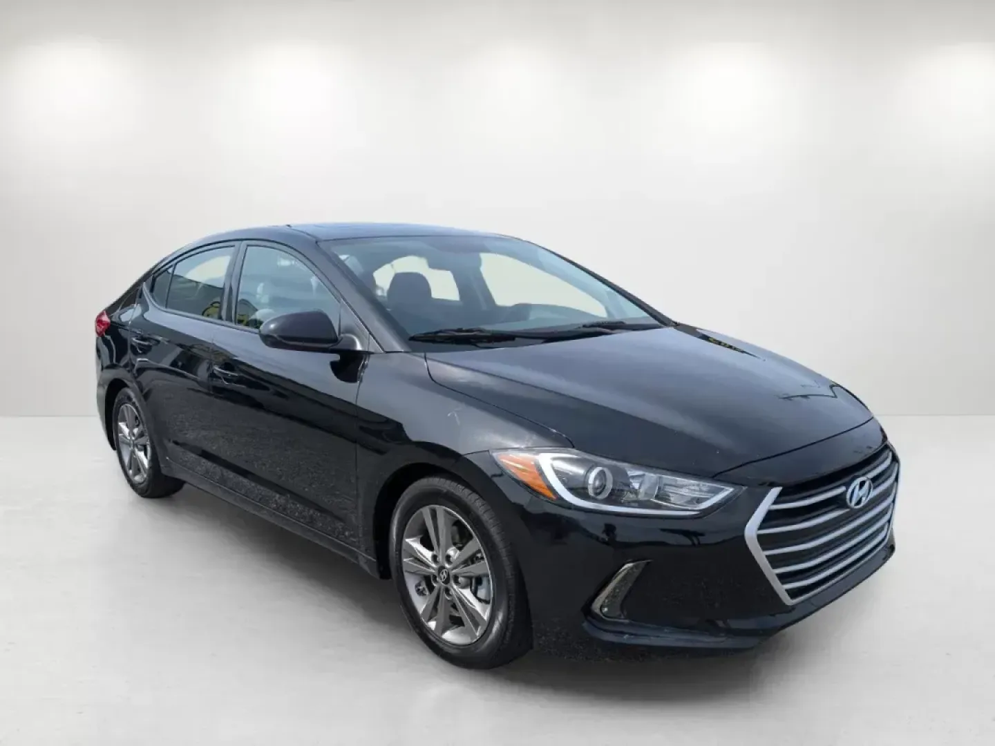 2018 /Gray Hyundai Elantra Value Edition (5NPD84LF1JH) with an Regular Unleaded I-4 2.0 L/122 engine, 6-Speed Automatic w/OD transmission, located at 3959 U.S. 80 W, Phenix City, AL, 36870, (334) 297-4885, 32.469296, -85.135185 - 2018 Hyundai Elantra Value Edition - Photo#2