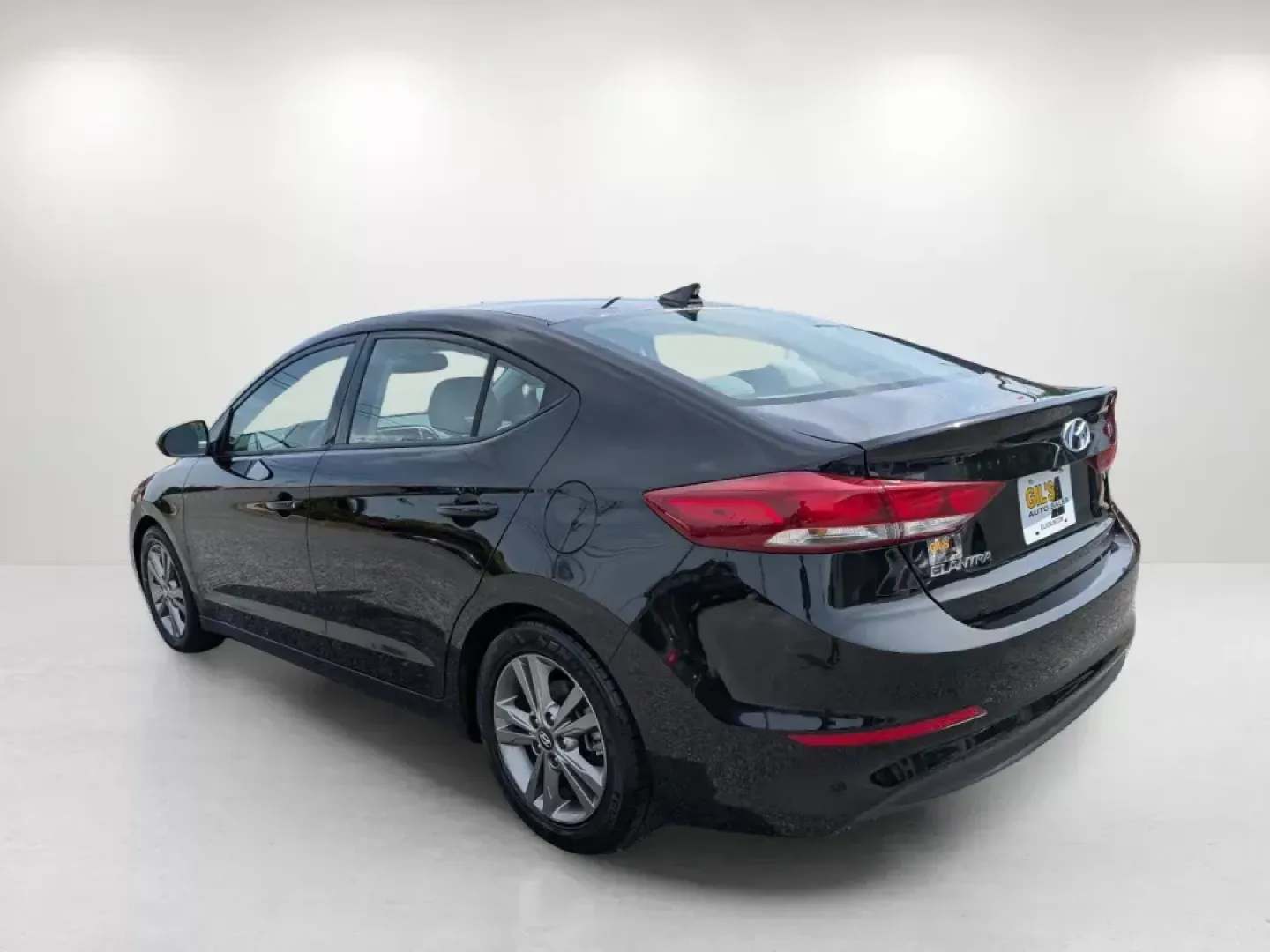 2018 /Gray Hyundai Elantra Value Edition (5NPD84LF1JH) with an Regular Unleaded I-4 2.0 L/122 engine, 6-Speed Automatic w/OD transmission, located at 3959 U.S. 80 W, Phenix City, AL, 36870, (334) 297-4885, 32.469296, -85.135185 - 2018 Hyundai Elantra Value Edition - Photo#6