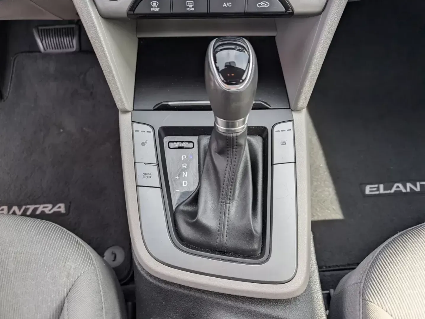 2018 /Gray Hyundai Elantra Value Edition (5NPD84LF1JH) with an Regular Unleaded I-4 2.0 L/122 engine, 6-Speed Automatic w/OD transmission, located at 3959 U.S. 80 W, Phenix City, AL, 36870, (334) 297-4885, 32.469296, -85.135185 - 2018 Hyundai Elantra Value Edition - Photo#13