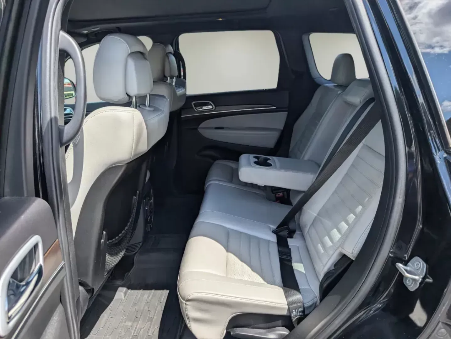 2018 /Light Grey/Black Jeep Grand Cherokee Sterling Edition (1C4RJEBG7JC) with an Regular Unleaded V-6 3.6 L/220 engine, 8-Speed Automatic w/OD transmission, located at 3959 U.S. 80 W, Phenix City, AL, 36870, (334) 297-4885, 32.469296, -85.135185 - 2018 Jeep Grand Cherokee Sterling Edition - Photo#11
