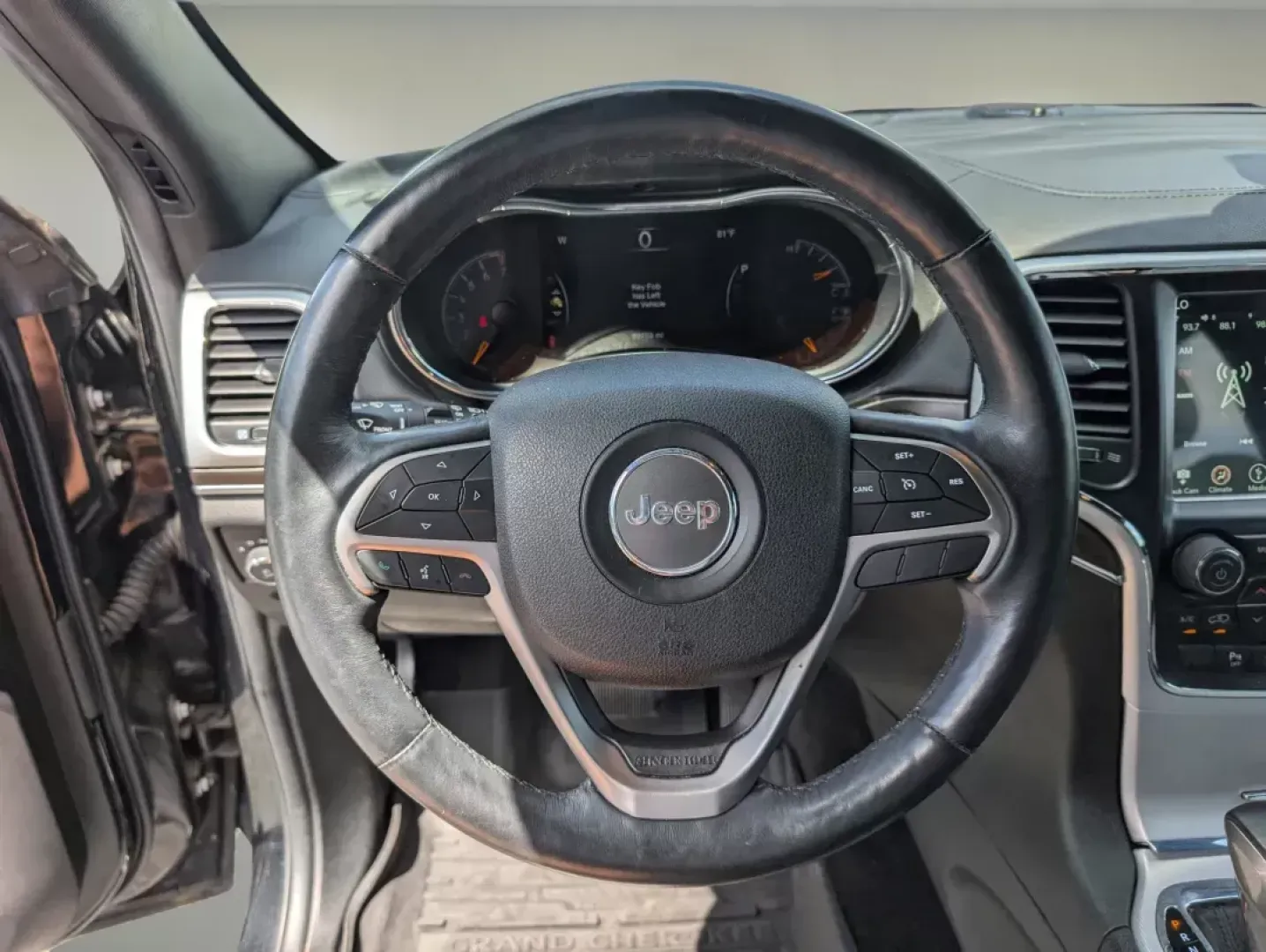 2018 /Light Grey/Black Jeep Grand Cherokee Sterling Edition (1C4RJEBG7JC) with an Regular Unleaded V-6 3.6 L/220 engine, 8-Speed Automatic w/OD transmission, located at 3959 U.S. 80 W, Phenix City, AL, 36870, (334) 297-4885, 32.469296, -85.135185 - 2018 Jeep Grand Cherokee Sterling Edition - Photo#15