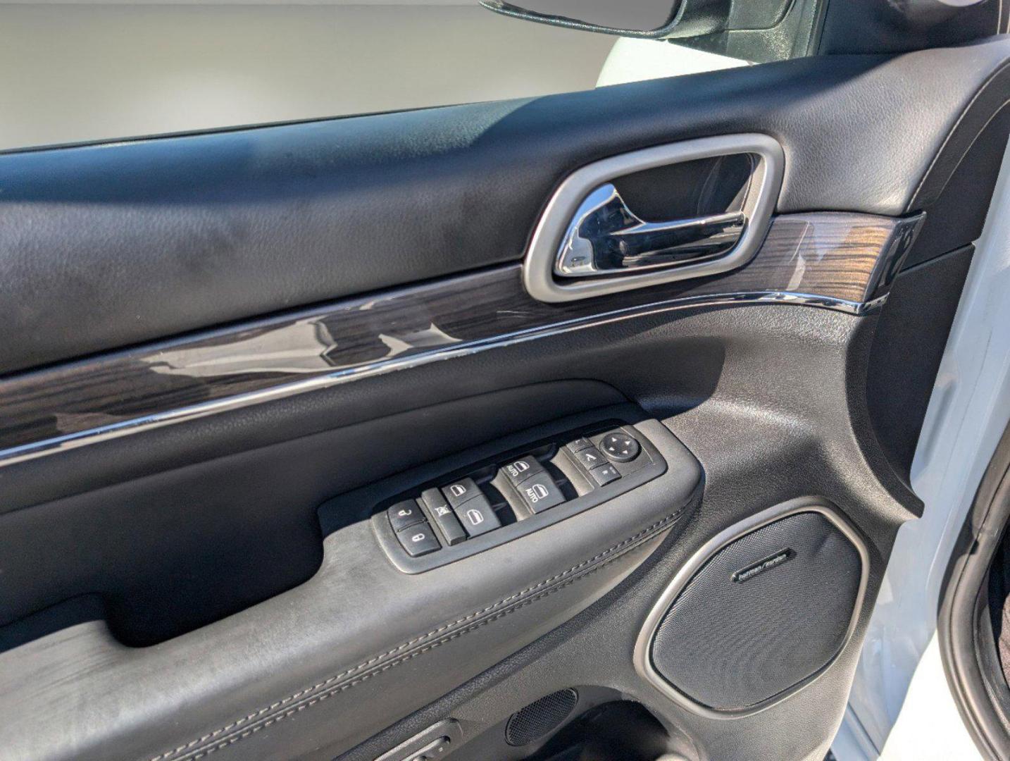 2018 /Black Jeep Grand Cherokee Overland (1C4RJFCG2JC) with an Regular Unleaded V-6 3.6 L/220 engine, 8-Speed Automatic w/OD transmission, located at 804 22nd Ave, Phenix City, AL, 36870, (334) 297-1860, 32.484749, -85.024475 - 2018 Jeep Grand Cherokee Overland - Photo#8