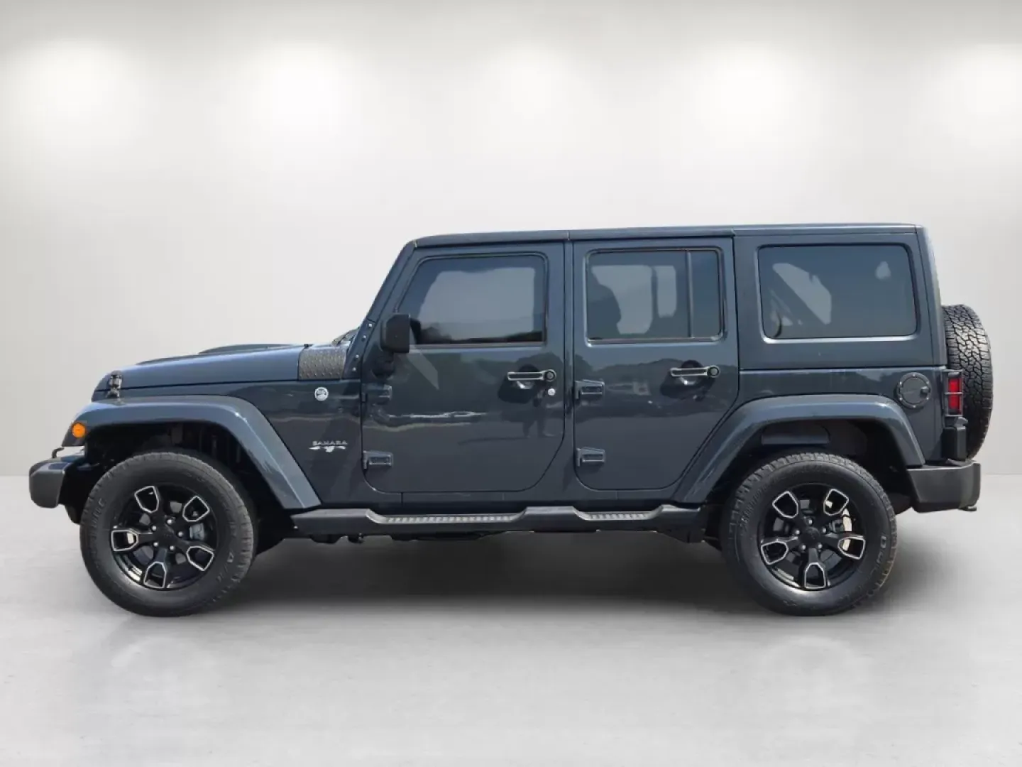 2018 /Black Jeep Wrangler Altitude (1C4BJWEG6JL) with an Other engine, located at 521 Old Farm Lane Rd, Prattville, AL, 36066, (334) 325-1505, 32.482460, -86.416367 - **Adventure Awaits: Drive Home This 2018 Jeep Wrangler Altitude!**<br /> <br /> Are you ready to embark on your next big adventure? Whether you're planning weekend getaways, tackling off-road trails, or simply cruising the streets of Prattville, AL, this 2018 Jeep Wrangler Altitude is the perfect co - Photo#9