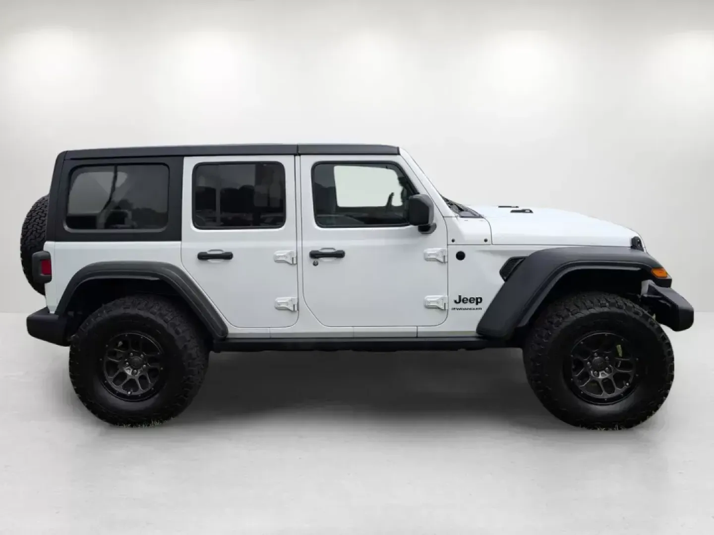2018 /Black Jeep Wrangler Unlimited Sport S (1C4HJXDG2JW) with an Regular Unleaded V-6 3.6 L/220 engine, 6-Speed Manual w/OD transmission, located at 521 Old Farm Lane Rd, Prattville, AL, 36066, (334) 325-1505, 32.482460, -86.416367 - **Unleash Adventure with the 2018 Jeep Wrangler Unlimited Sport S Your Perfect Companion for Weekend Getaways!**<br /> <br /> Are you ready to take on the open road with friends and family? Look no further than this stunning 2018 Jeep Wrangler Unlimited Sport S, available now at Gils Auto - Prattvi - Photo#3