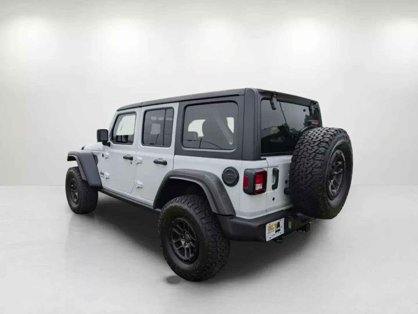 2018 /Black Jeep Wrangler Unlimited Sport S (1C4HJXDG2JW) with an Regular Unleaded V-6 3.6 L/220 engine, 6-Speed Manual w/OD transmission, located at 521 Old Farm Lane Rd, Prattville, AL, 36066, (334) 325-1505, 32.482460, -86.416367 - **Unleash Adventure with the 2018 Jeep Wrangler Unlimited Sport S Your Perfect Companion for Weekend Getaways!**<br /> <br /> Are you ready to take on the open road with friends and family? Look no further than this stunning 2018 Jeep Wrangler Unlimited Sport S, available now at Gils Auto - Prattvi - Photo#15