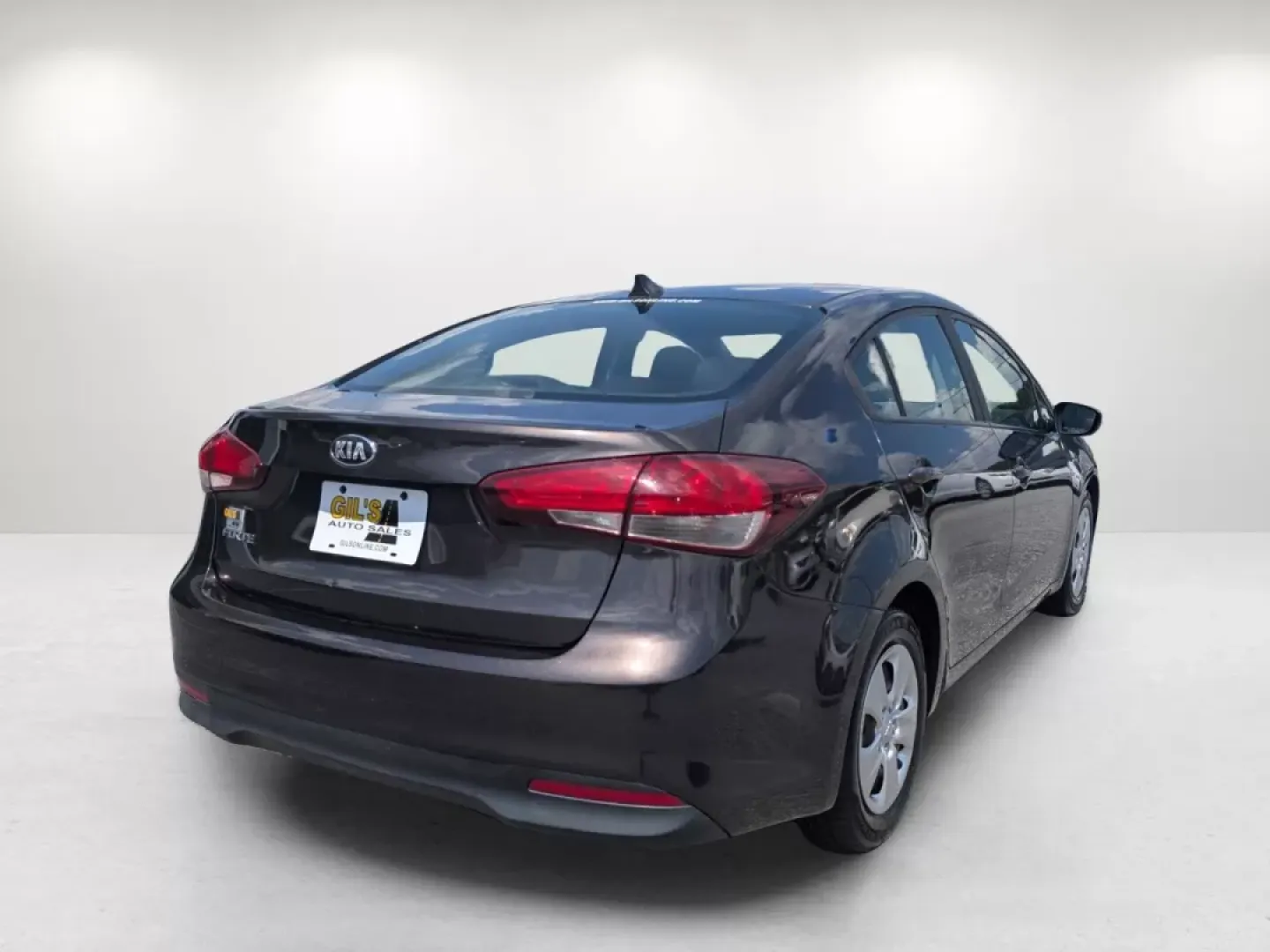 2018 /Black Kia Forte LX (3KPFK4A7XJE) with an Other engine, located at 804 22nd Ave, Phenix City, AL, 36870, (334) 297-1860, 32.484749, -85.024475 - Are you on the hunt for a reliable vehicle that perfectly balances comfort, style, and affordability? Look no further than this stunning 2018 Kia Forte LX, available now at Gils Auto in Phenix City, Alabama. Whether you're commuting to work, running errands, or planning a weekend getaway, this sedan - Photo#4