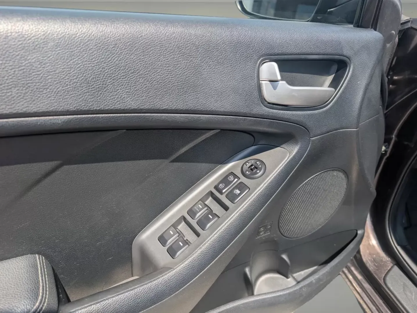 2018 /Black Kia Forte LX (3KPFK4A7XJE) with an Other engine, located at 804 22nd Ave, Phenix City, AL, 36870, (334) 297-1860, 32.484749, -85.024475 - Are you on the hunt for a reliable vehicle that perfectly balances comfort, style, and affordability? Look no further than this stunning 2018 Kia Forte LX, available now at Gils Auto in Phenix City, Alabama. Whether you're commuting to work, running errands, or planning a weekend getaway, this sedan - Photo#8