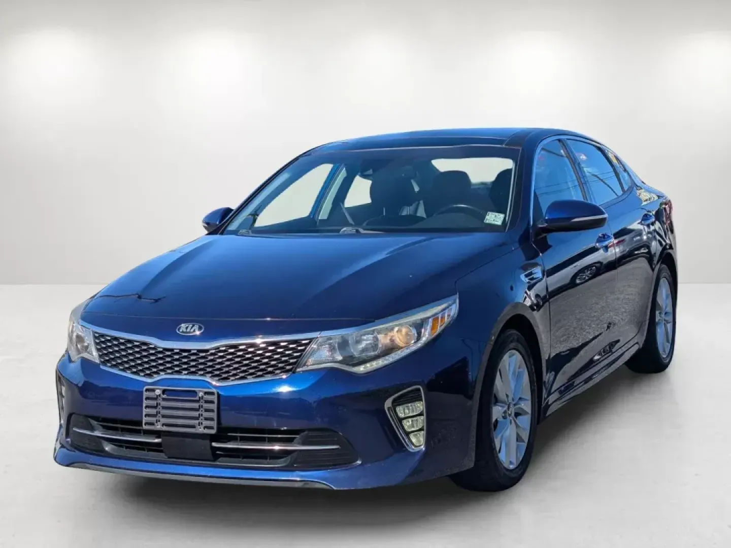 2018 /Black Kia Optima EX (5XXGU4L31JG) with an Regular Unleaded I-4 2.4 L/144 engine, 6-Speed Automatic w/OD transmission, located at 3959 U.S. 80 W, Phenix City, AL, 36870, (334) 297-4885, 32.469296, -85.135185 - 2018 Kia Optima EX - Photo#0