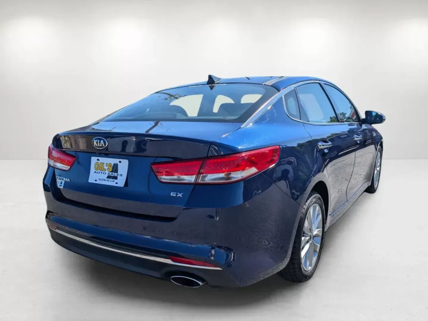 2018 /Black Kia Optima EX (5XXGU4L31JG) with an Regular Unleaded I-4 2.4 L/144 engine, 6-Speed Automatic w/OD transmission, located at 3959 U.S. 80 W, Phenix City, AL, 36870, (334) 297-4885, 32.469296, -85.135185 - 2018 Kia Optima EX - Photo#4