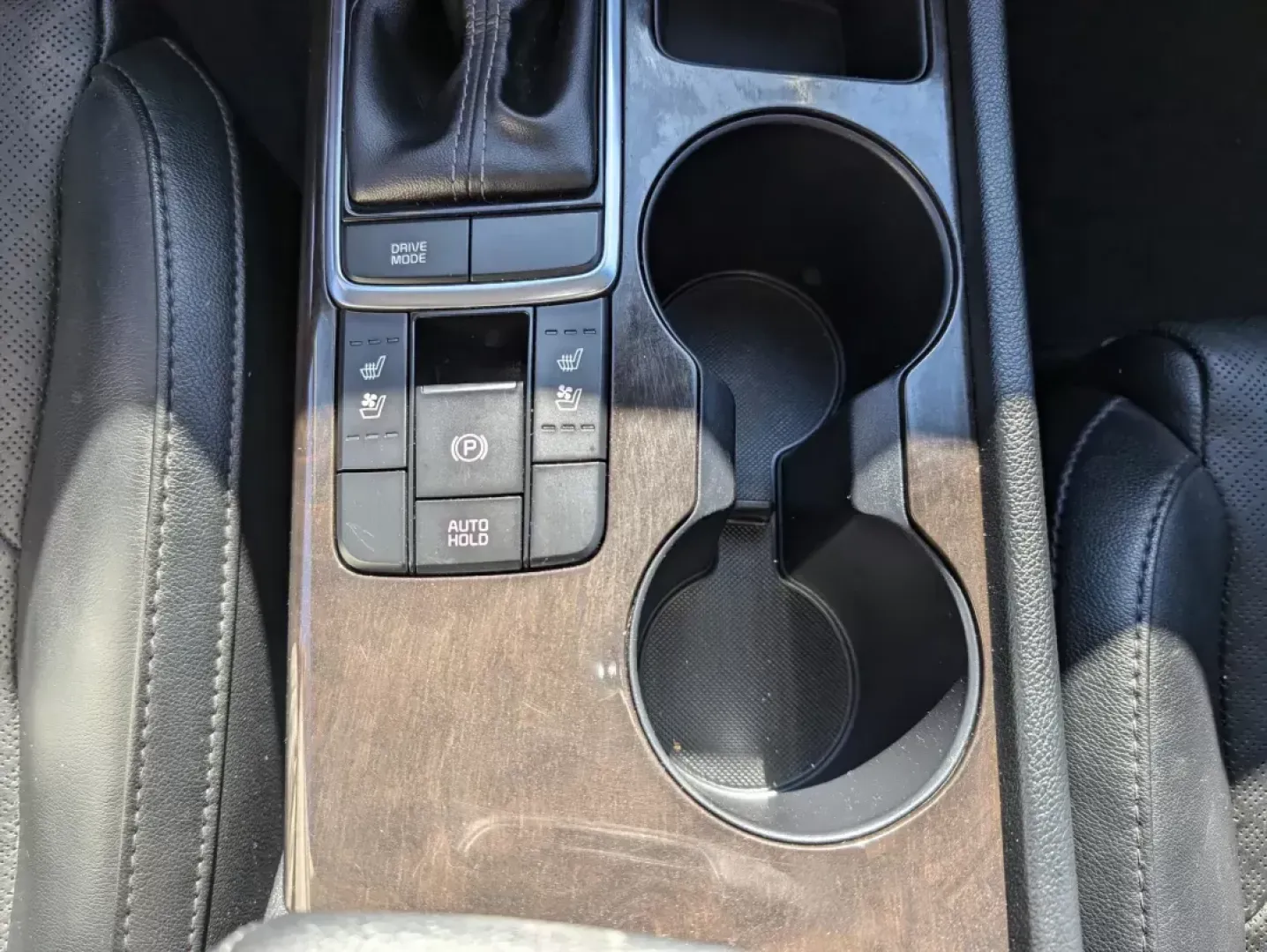 2018 /Black Kia Optima EX (5XXGU4L31JG) with an Regular Unleaded I-4 2.4 L/144 engine, 6-Speed Automatic w/OD transmission, located at 3959 U.S. 80 W, Phenix City, AL, 36870, (334) 297-4885, 32.469296, -85.135185 - 2018 Kia Optima EX - Photo#12
