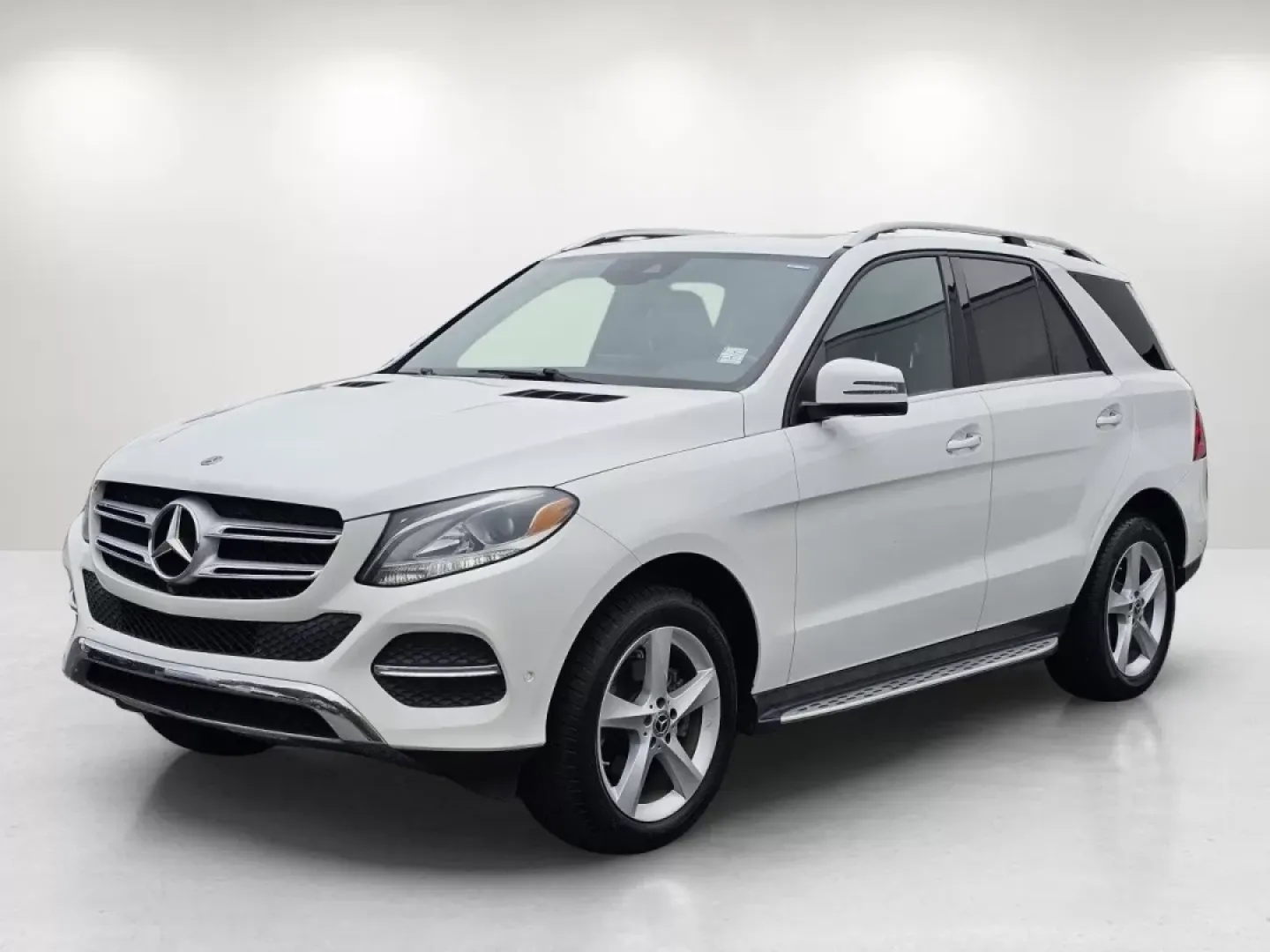 2018 /Black Mercedes-Benz GLE GLE 350 (4JGDA5JB6JB) with an Other engine, located at 3959 U.S. 80 W, Phenix City, AL, 36870, (334) 297-4885, 32.469296, -85.135185 - **Experience the Luxury of Driving with the 2018 Mercedes-Benz GLE 350: Perfect for Adventurers and Families Alike!**<br /> <br /> Ready to elevate your driving experience? The 2018 Mercedes-Benz GLE 350, available at Gils Auto in Phenix City, AL, is the quintessential SUV for those who seek a blend - Photo#1