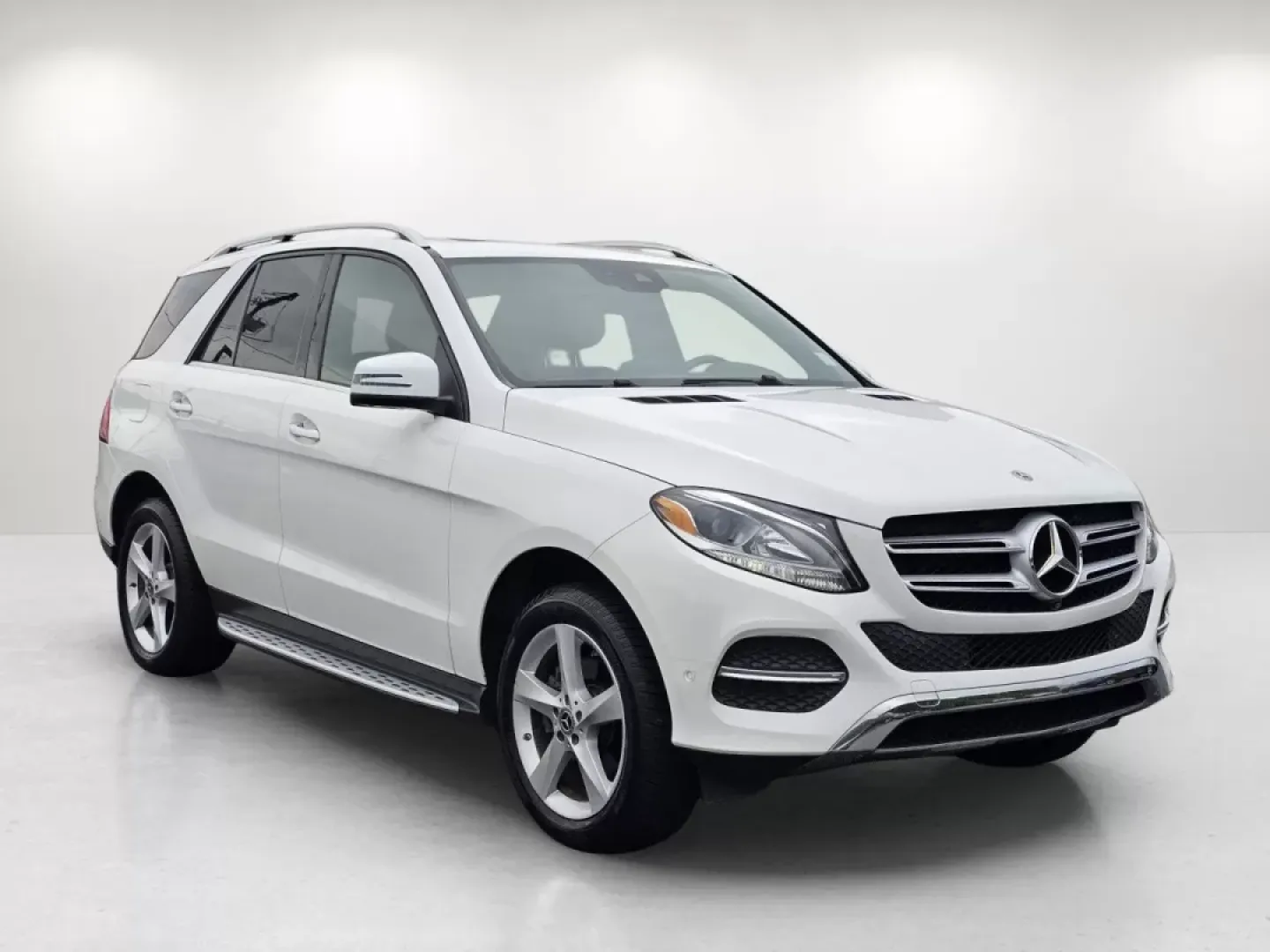 2018 /Black Mercedes-Benz GLE GLE 350 (4JGDA5JB6JB) with an Other engine, located at 3959 U.S. 80 W, Phenix City, AL, 36870, (334) 297-4885, 32.469296, -85.135185 - **Experience the Luxury of Driving with the 2018 Mercedes-Benz GLE 350: Perfect for Adventurers and Families Alike!**<br /> <br /> Ready to elevate your driving experience? The 2018 Mercedes-Benz GLE 350, available at Gils Auto in Phenix City, AL, is the quintessential SUV for those who seek a blend - Photo#3