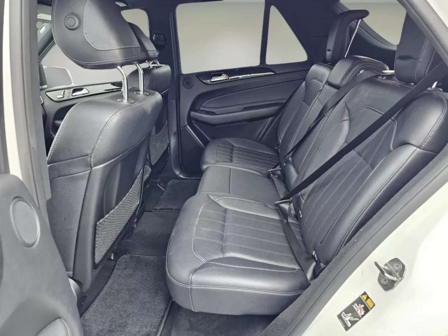 2018 /Black Mercedes-Benz GLE GLE 350 (4JGDA5JB6JB) with an Other engine, located at 3959 U.S. 80 W, Phenix City, AL, 36870, (334) 297-4885, 32.469296, -85.135185 - **Experience the Luxury of Driving with the 2018 Mercedes-Benz GLE 350: Perfect for Adventurers and Families Alike!**<br /> <br /> Ready to elevate your driving experience? The 2018 Mercedes-Benz GLE 350, available at Gils Auto in Phenix City, AL, is the quintessential SUV for those who seek a blend - Photo#15