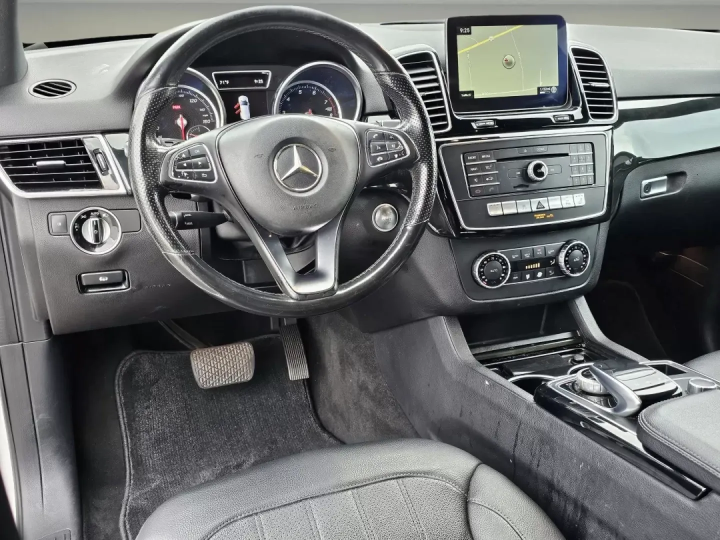 2018 /Black Mercedes-Benz GLE GLE 350 (4JGDA5JB6JB) with an Other engine, located at 3959 U.S. 80 W, Phenix City, AL, 36870, (334) 297-4885, 32.469296, -85.135185 - **Experience the Luxury of Driving with the 2018 Mercedes-Benz GLE 350: Perfect for Adventurers and Families Alike!**<br /> <br /> Ready to elevate your driving experience? The 2018 Mercedes-Benz GLE 350, available at Gils Auto in Phenix City, AL, is the quintessential SUV for those who seek a blend - Photo#16