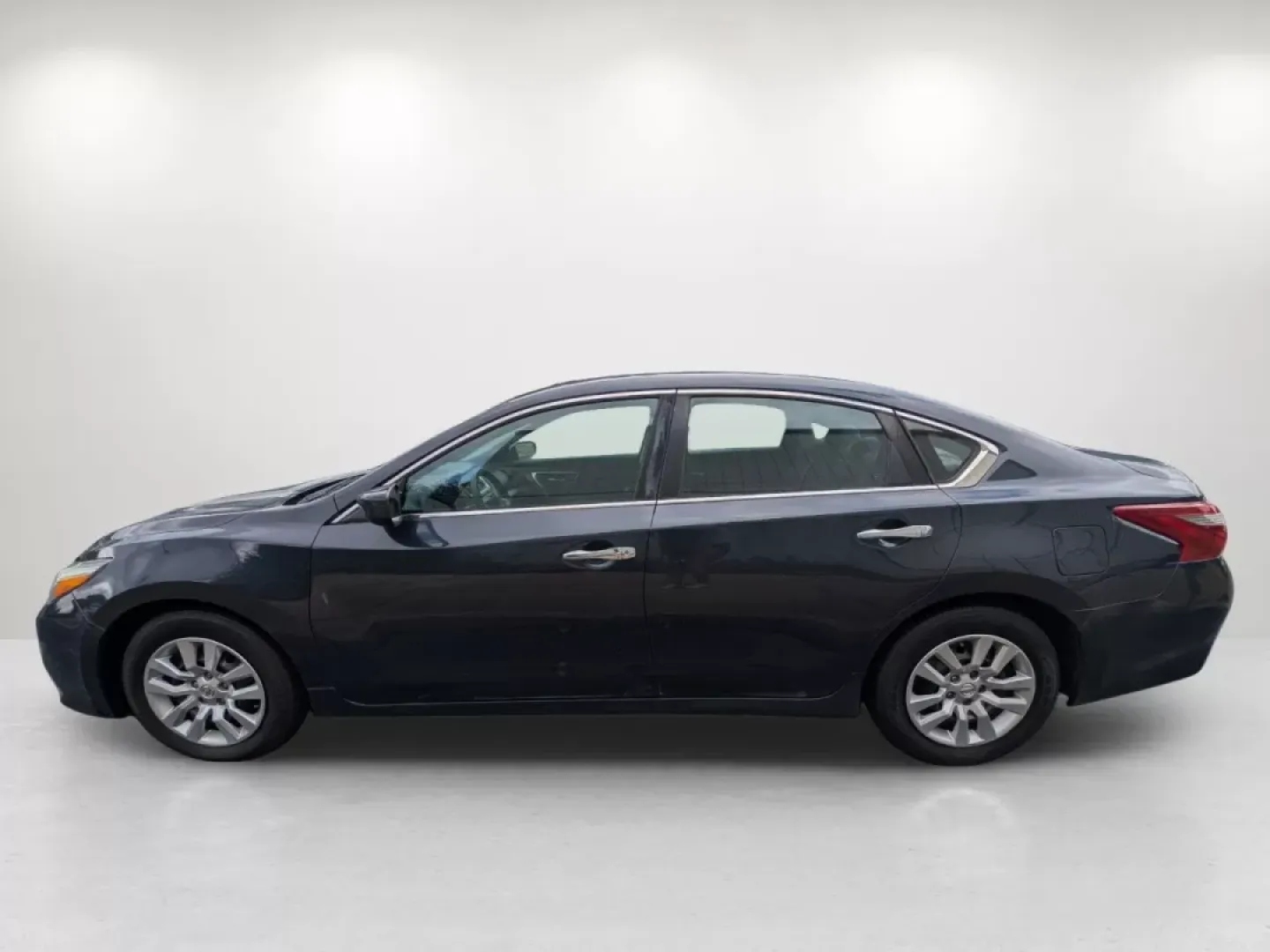 2018 /Charcoal Nissan Altima 2.5 S (1N4AL3AP0JC) with an Other engine, located at 3959 U.S. 80 W, Phenix City, AL, 36870, (334) 297-4885, 32.469296, -85.135185 - **Discover Your Next Adventure with the 2018 Nissan Altima 2.5 S at Gils Auto - Columbus!**<br /> <br /> Are you ready to elevate your daily commute or family outings? The 2018 Nissan Altima 2.5 S is the perfect blend of style, comfort, and functionality, designed for those who seek reliable transpo - Photo#7