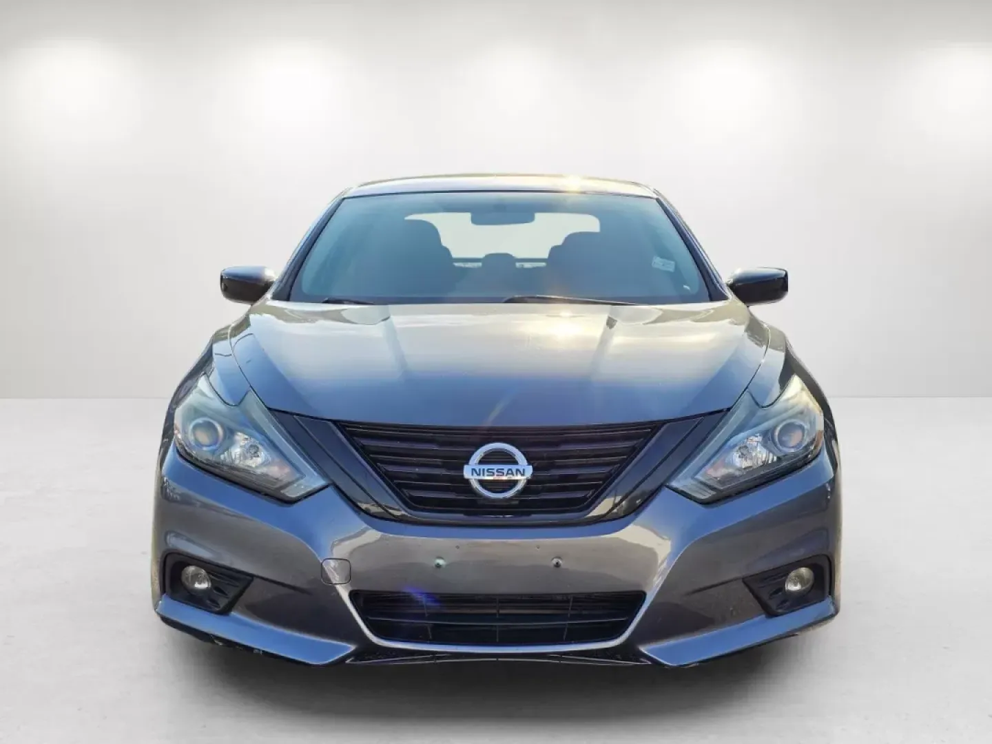 2018 /Sport Interior Nissan Altima 2.5 SR (1N4AL3AP5JC) with an Other engine, located at 3959 U.S. 80 W, Phenix City, AL, 36870, (334) 297-4885, 32.469296, -85.135185 - **Elevate Your Daily Commute with the 2018 Nissan Altima 2.5 SR Perfect for Phenix City Adventures!**<br /> <br /> Are you looking for a reliable sedan that effortlessly balances style, comfort, and performance? Look no further than this stunning 2018 Nissan Altima 2.5 SR at Gils Auto, your trusted - Photo#2